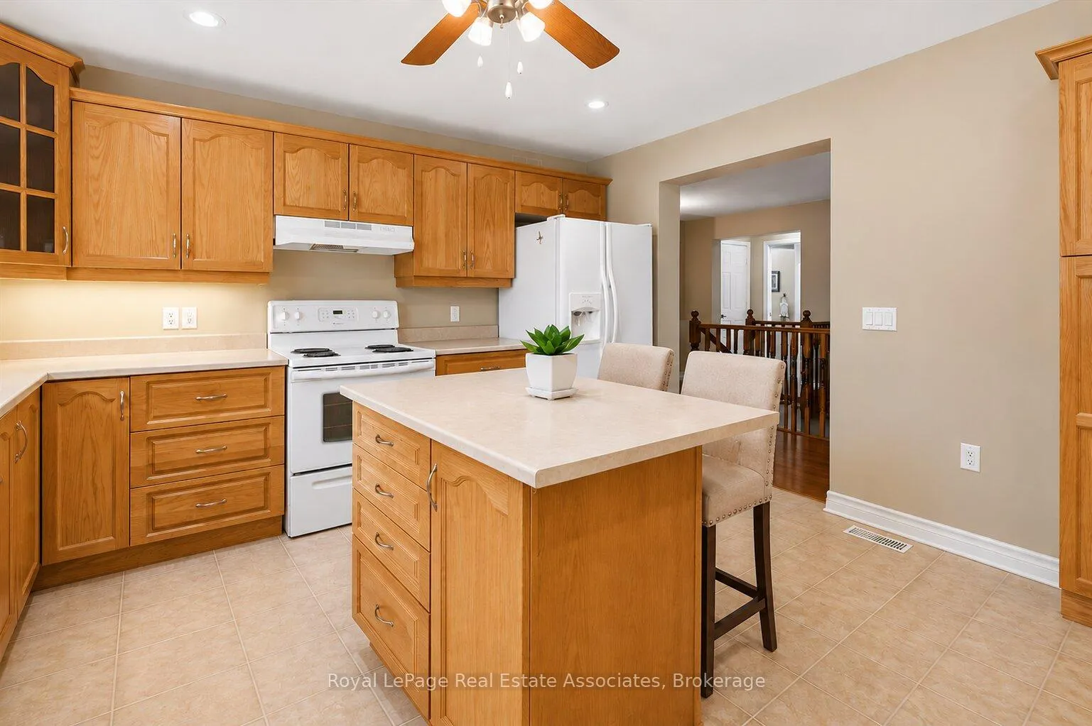 Photo 9 of 180 Glenariff Drive, Hamilton, Freelton — HOMEH