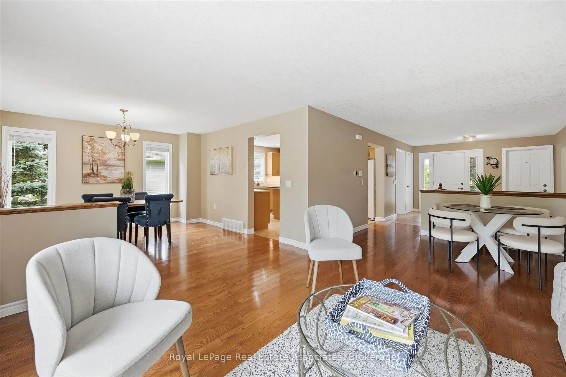 Photo 11 of 180 Glenariff Drive, Hamilton, Freelton — HOMEH
