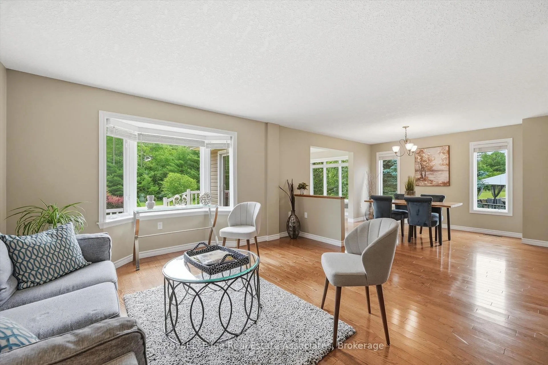 Photo 12 of 180 Glenariff Drive, Hamilton, Freelton — HOMEH