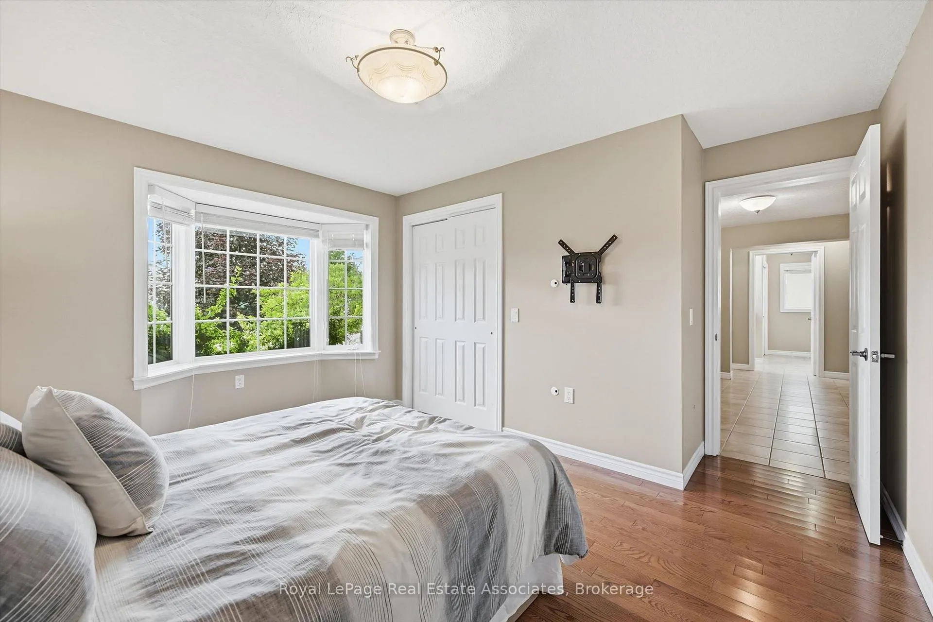 Photo 22 of 180 Glenariff Drive, Hamilton, Freelton — HOMEH