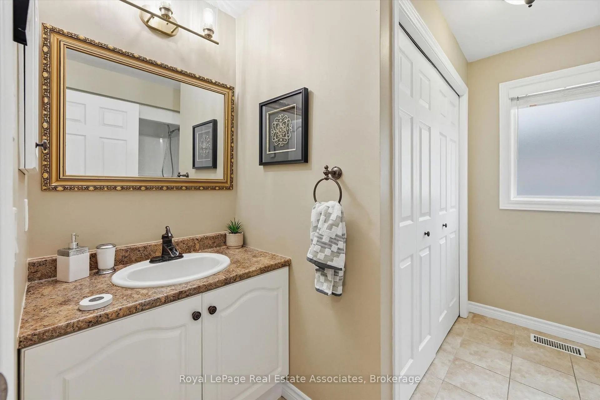 Photo 23 of 180 Glenariff Drive, Hamilton, Freelton — HOMEH