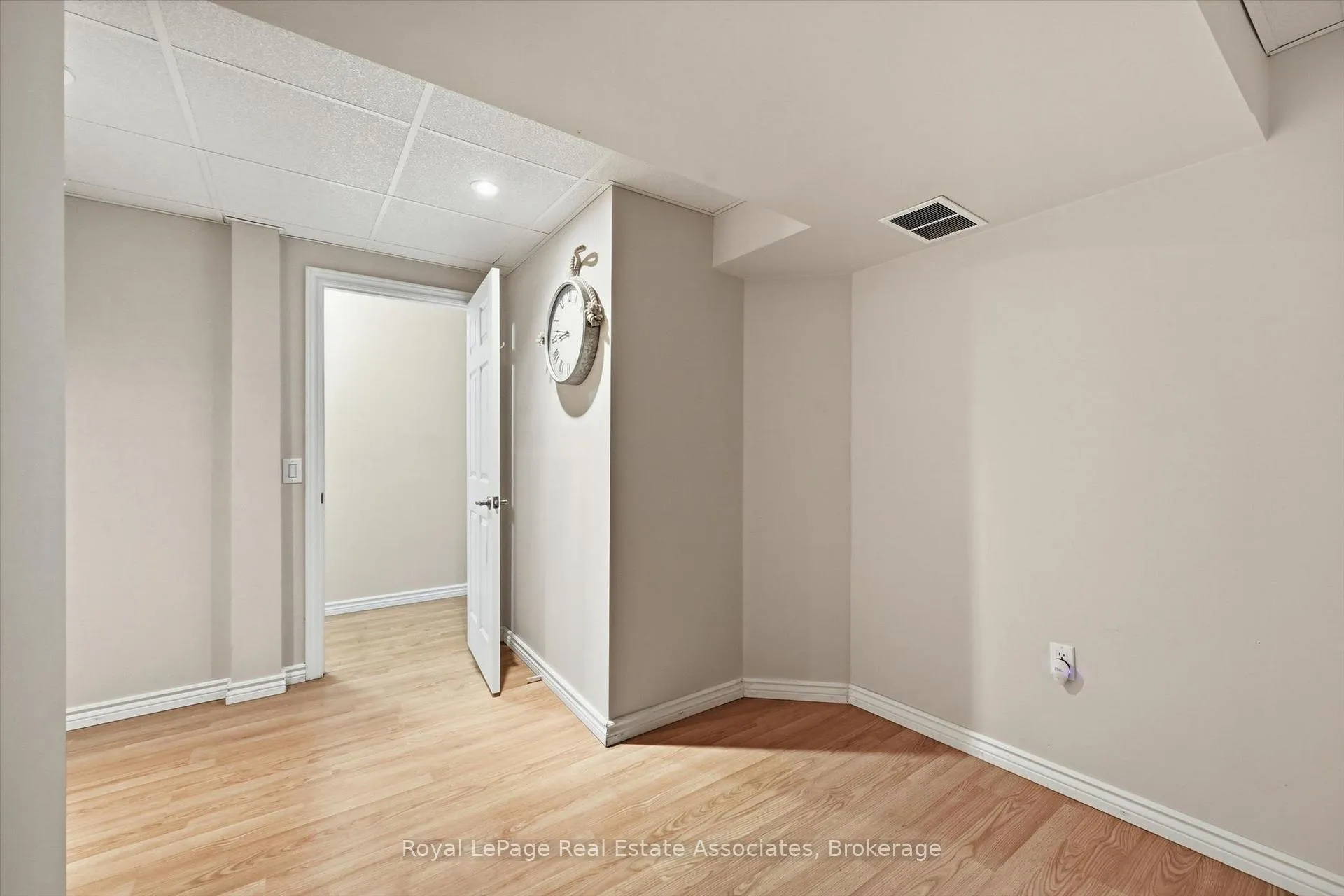 Photo 30 of 180 Glenariff Drive, Hamilton, Freelton — HOMEH
