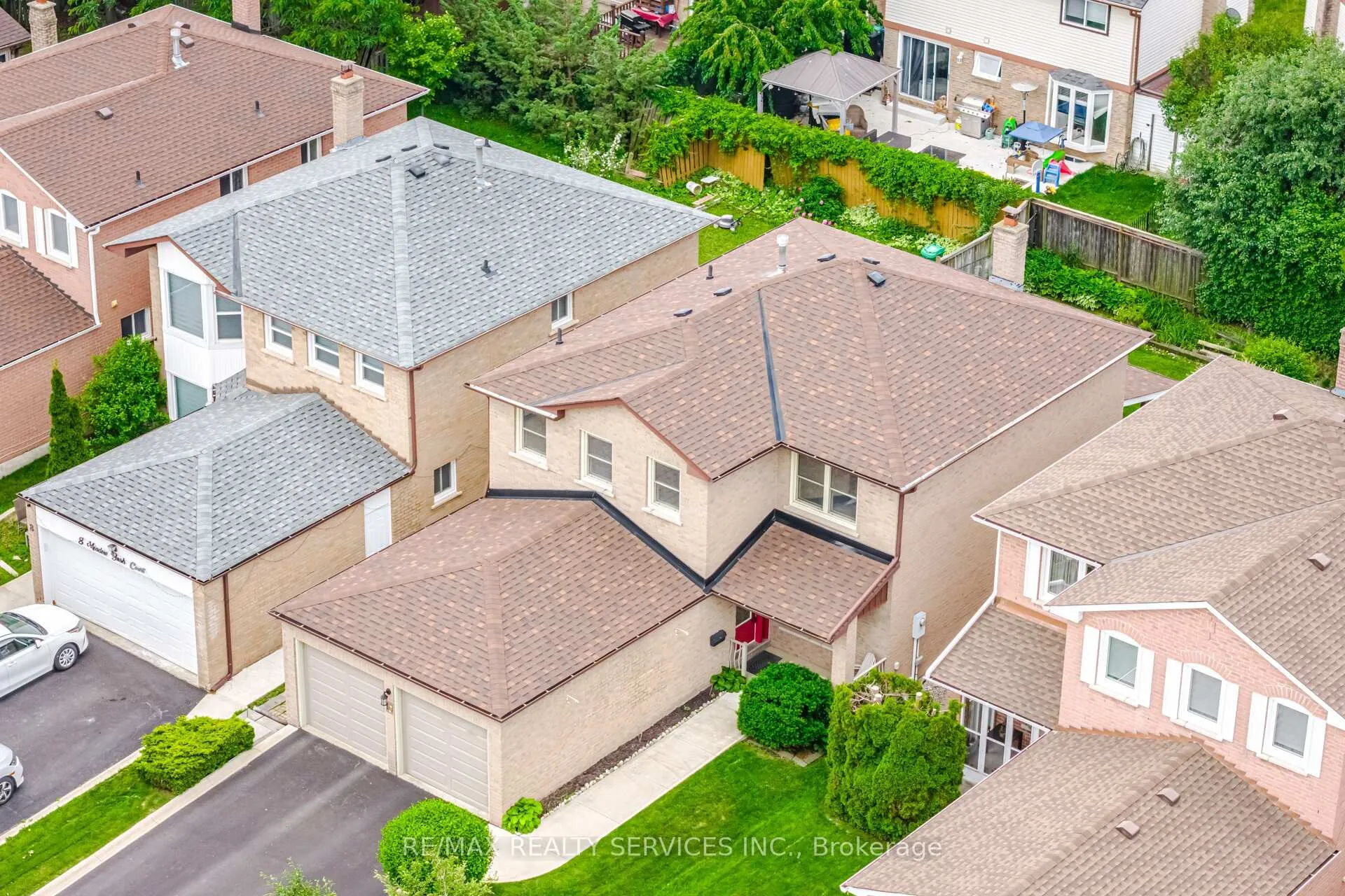 Front of 10 Meadow Bush Court