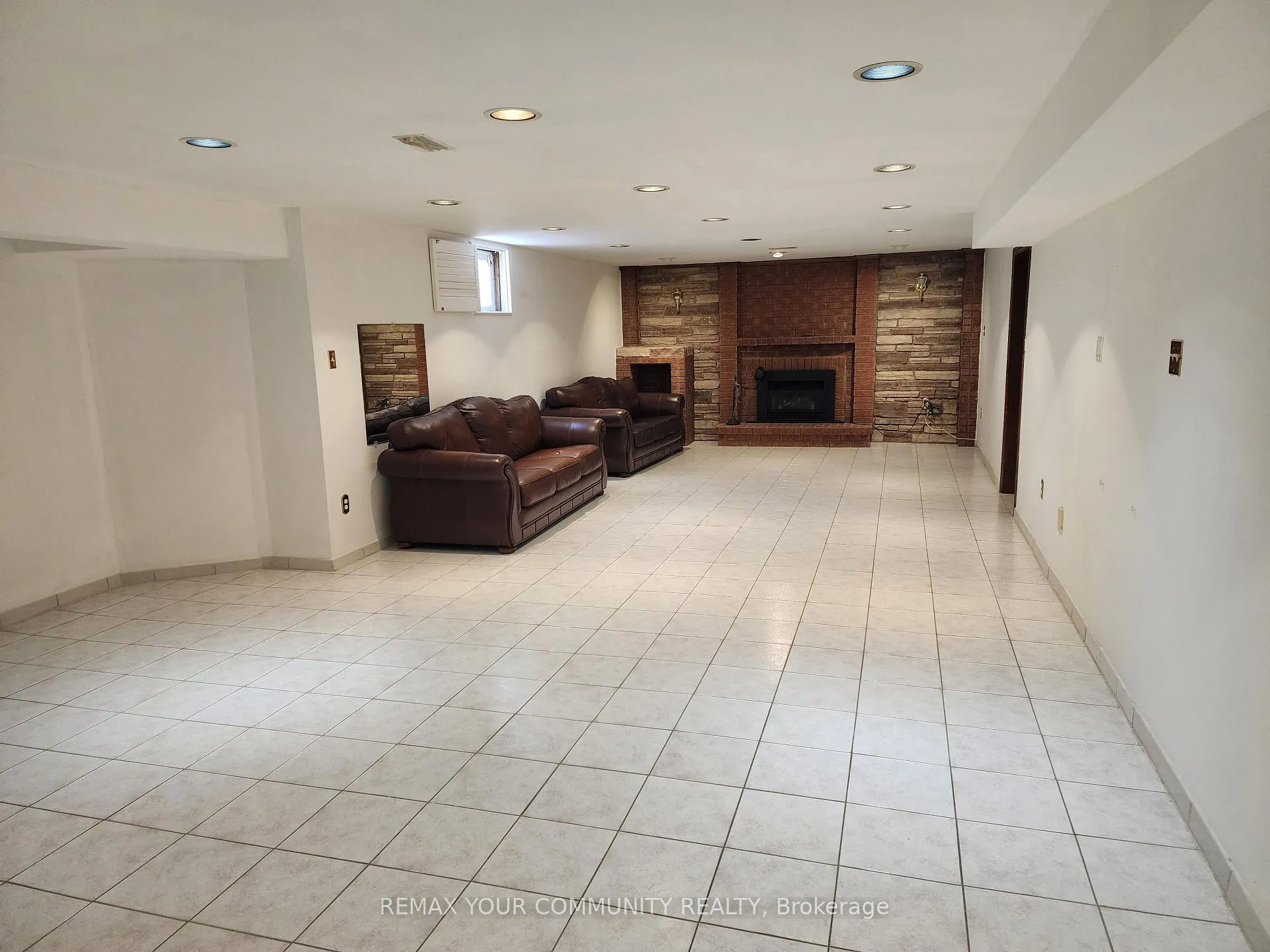 Front of Unit Basement, 52 Flushing Avenue