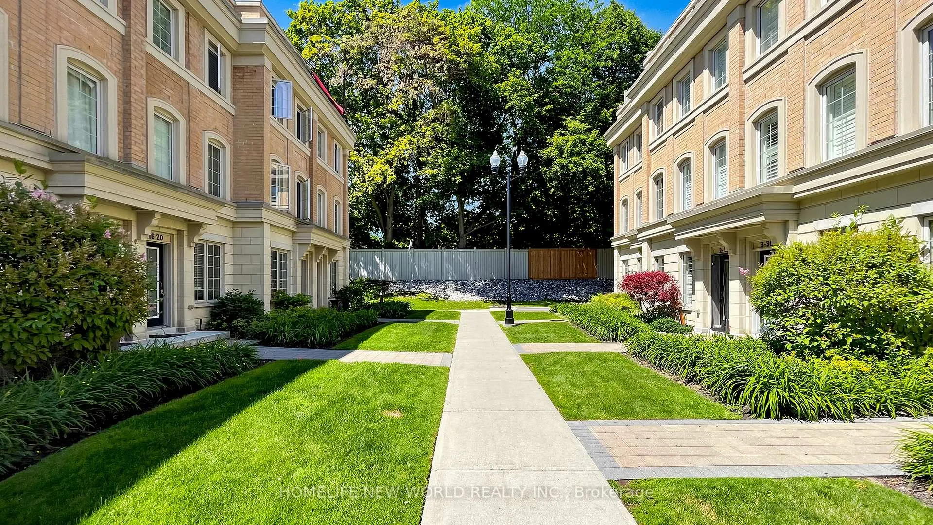 Photo 1 of Unit 5, 30 Hargrave Lane, North York, Bridle Path-Sunnybrook-York Mills — HOMEH