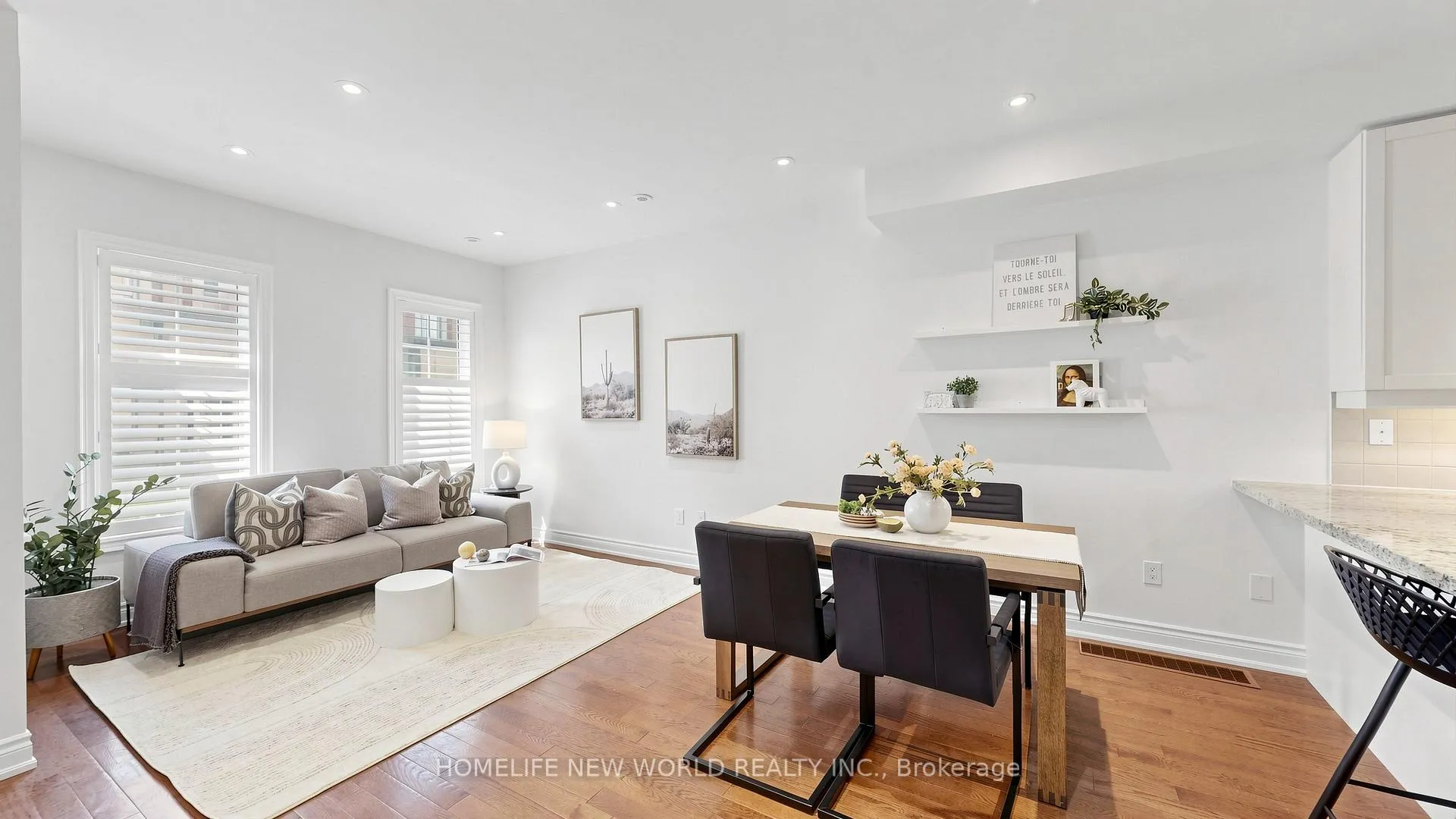 Photo 2 of Unit 5, 30 Hargrave Lane, North York, Bridle Path-Sunnybrook-York Mills — HOMEH