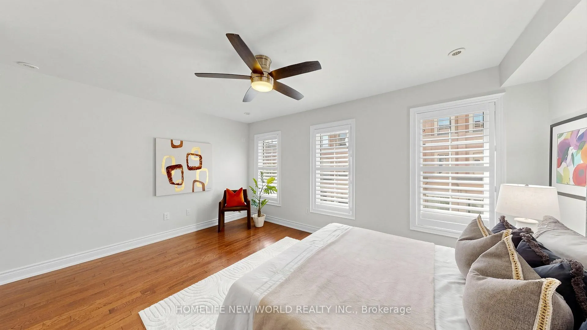Photo 8 of Unit 5, 30 Hargrave Lane, North York, Bridle Path-Sunnybrook-York Mills — HOMEH