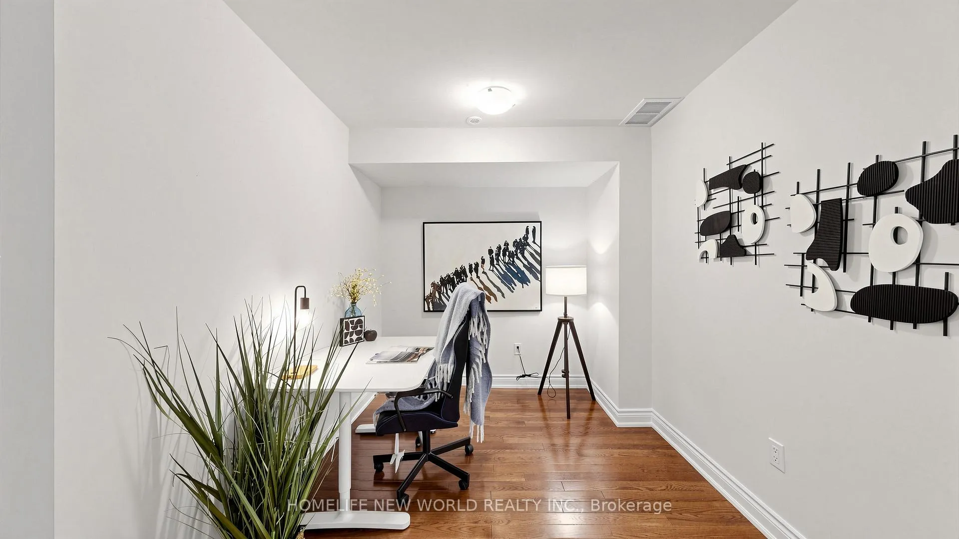Photo 16 of Unit 5, 30 Hargrave Lane, North York, Bridle Path-Sunnybrook-York Mills — HOMEH