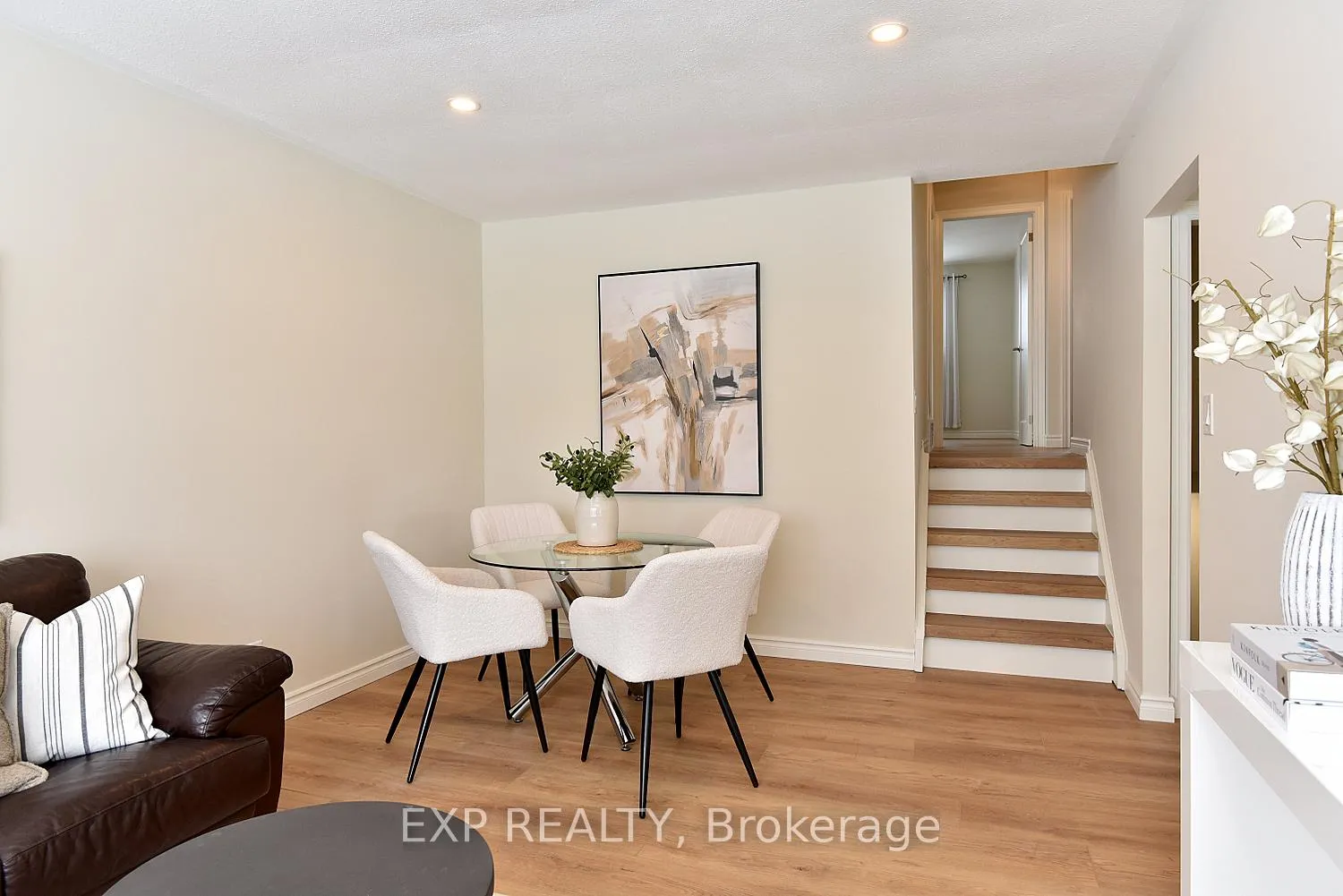 Photo 9 of 47 Odessa Street, Hamilton, Stoney Creek Mountain — HOMEH