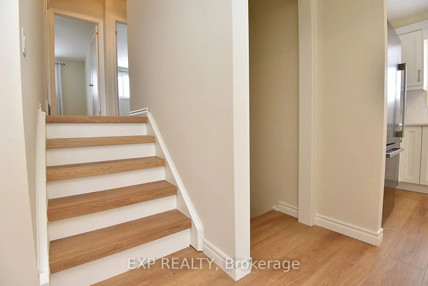 Photo 15 of 47 Odessa Street, Hamilton, Stoney Creek Mountain — HOMEH