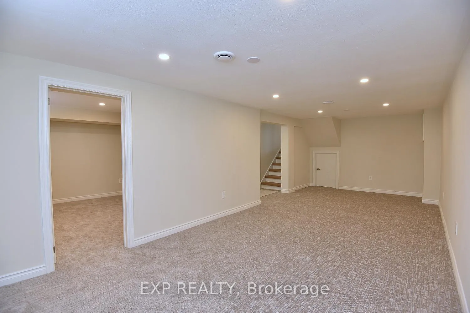 Photo 24 of 47 Odessa Street, Hamilton, Stoney Creek Mountain — HOMEH