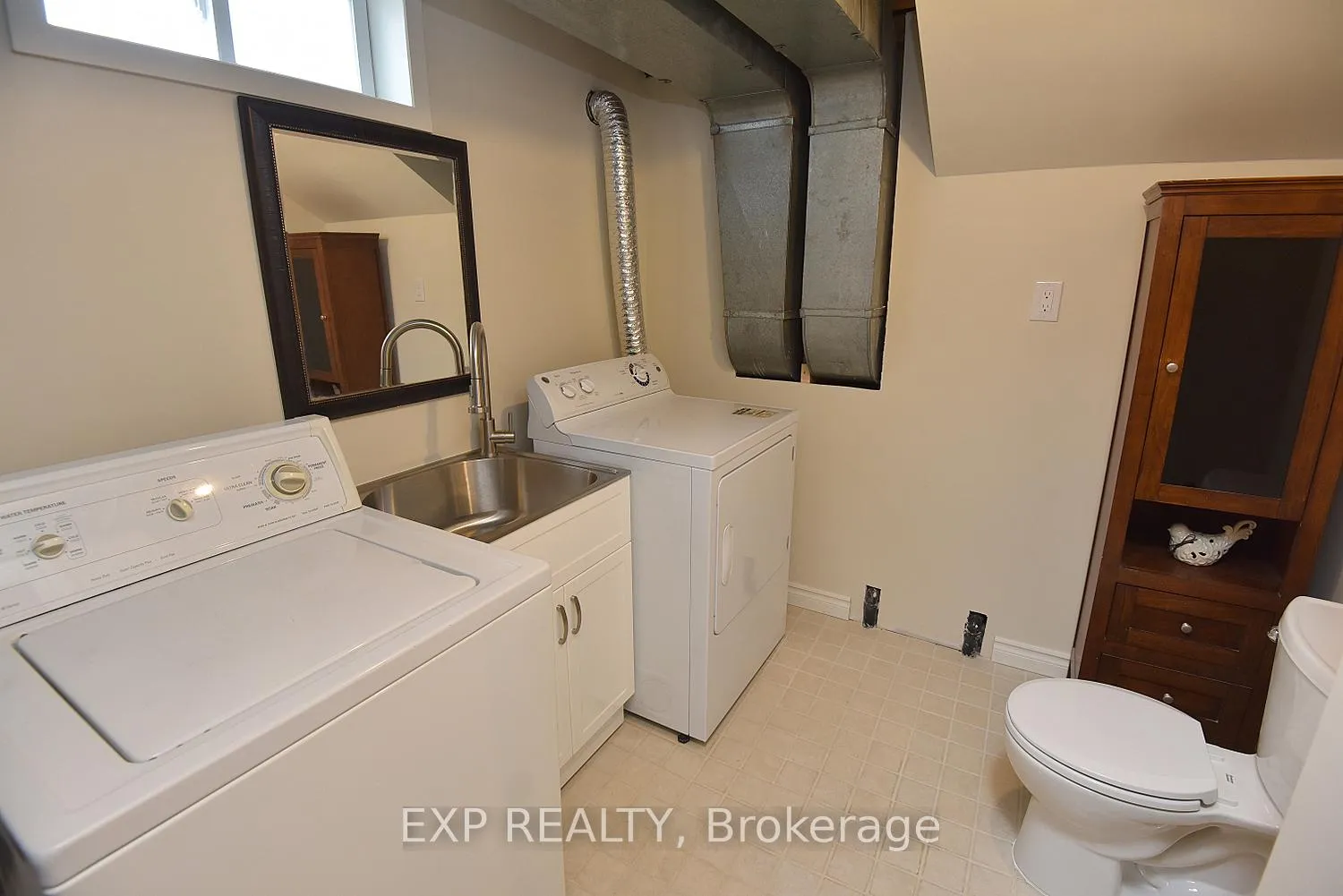 Photo 26 of 47 Odessa Street, Hamilton, Stoney Creek Mountain — HOMEH