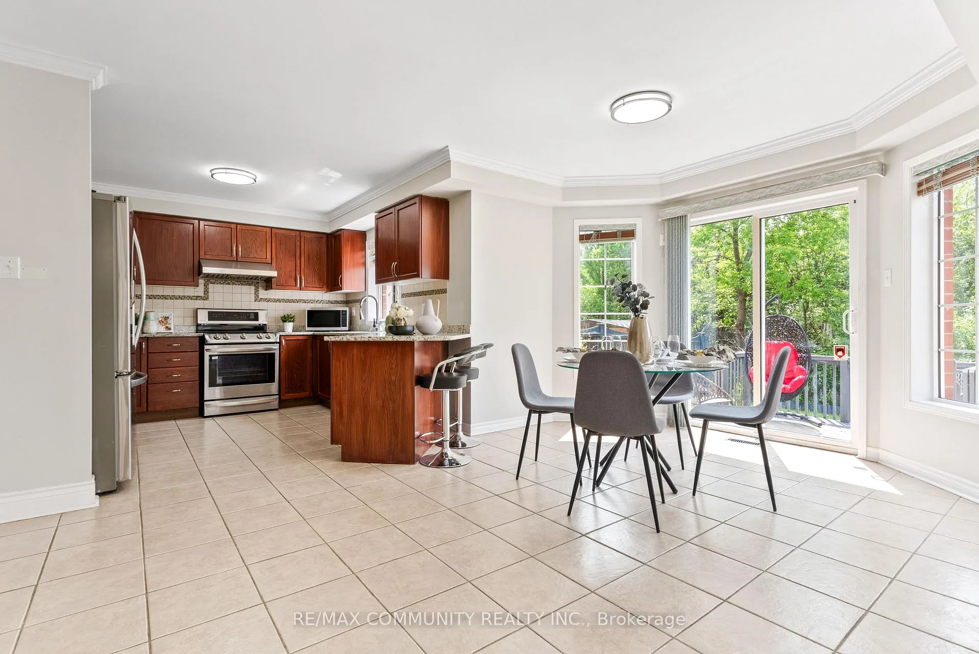 Photo 13 of 1081 Langford Street, Oshawa, Eastdale — HOMEH