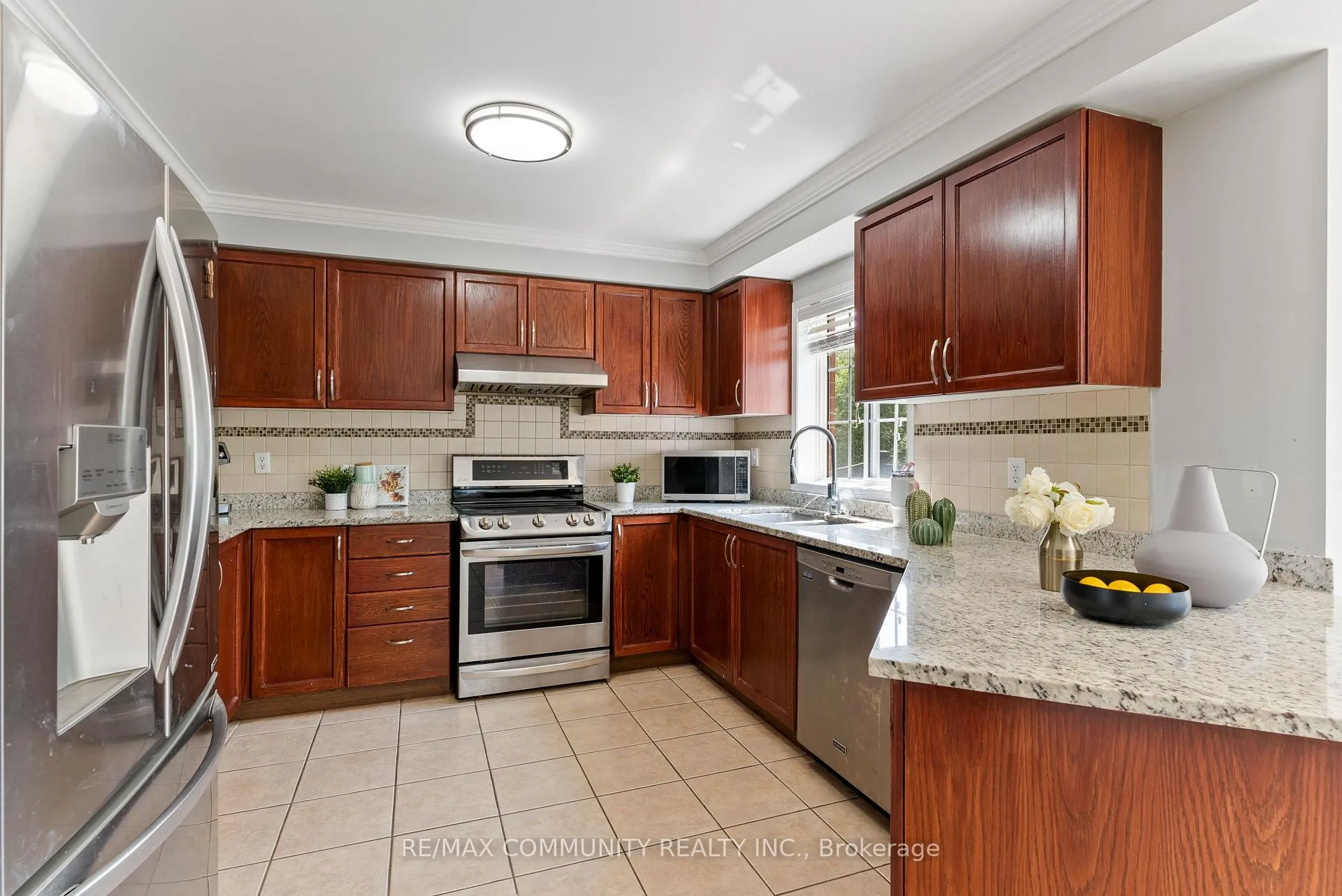 Photo 16 of 1081 Langford Street, Oshawa, Eastdale — HOMEH
