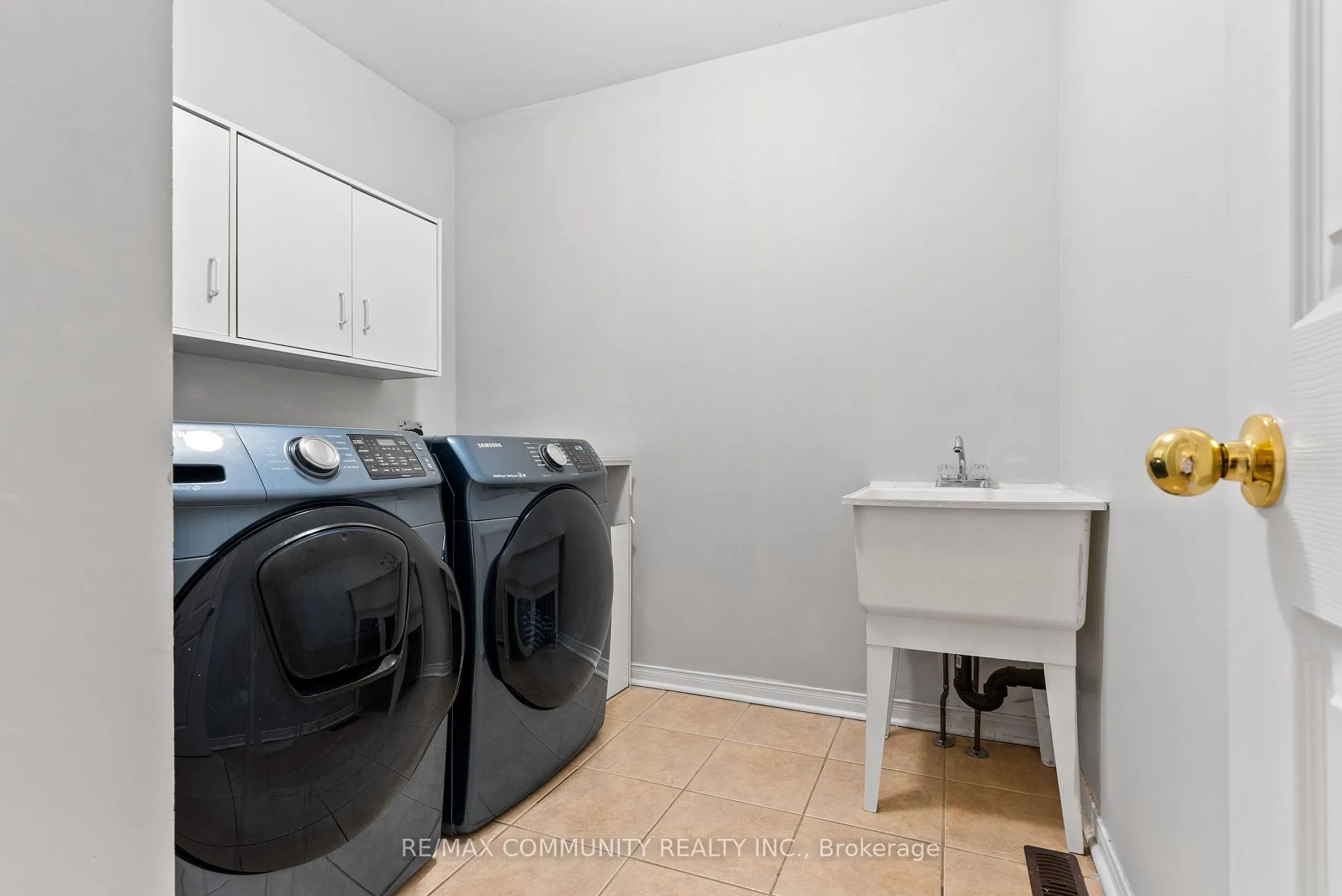 Photo 29 of 1081 Langford Street, Oshawa, Eastdale — HOMEH