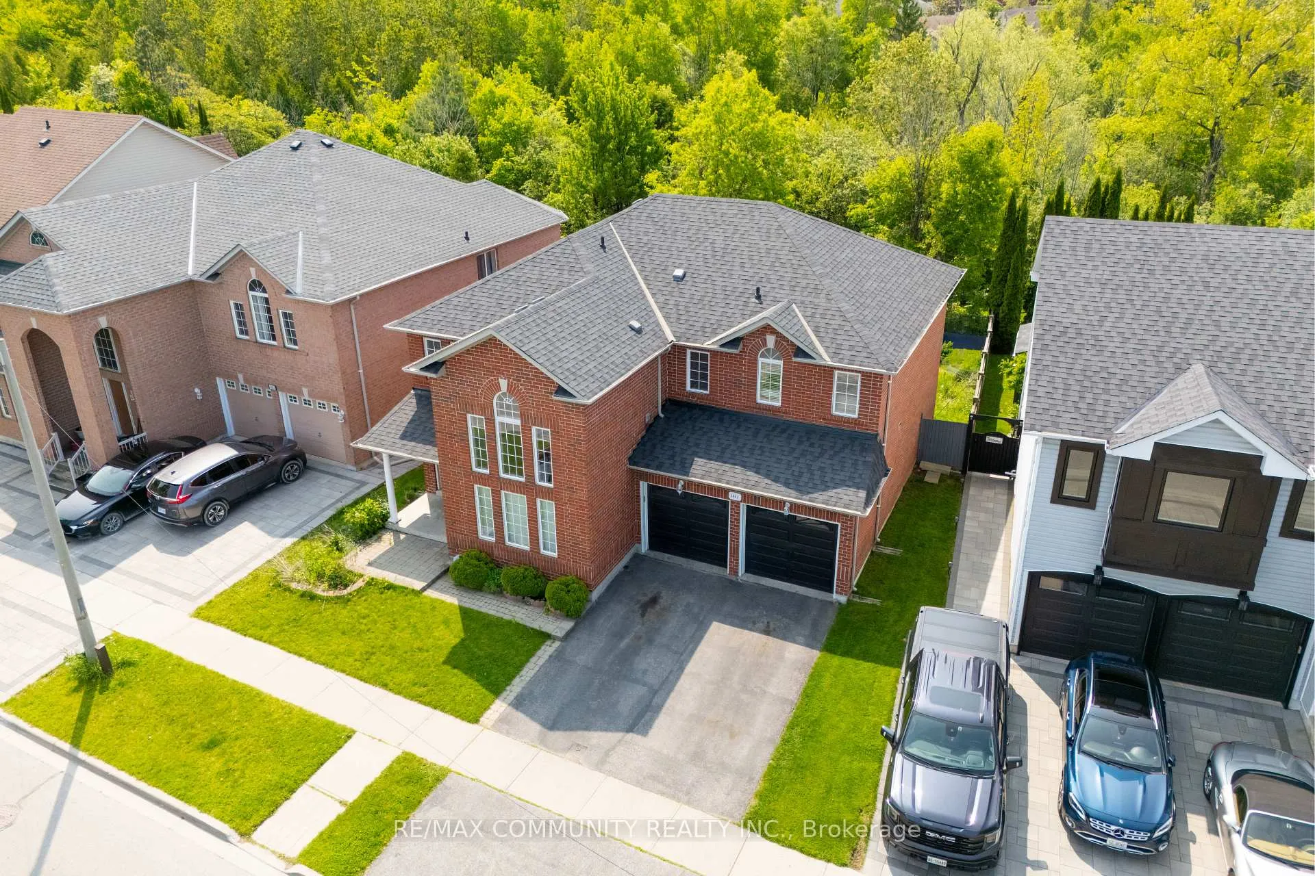 Photo 38 of 1081 Langford Street, Oshawa, Eastdale — HOMEH