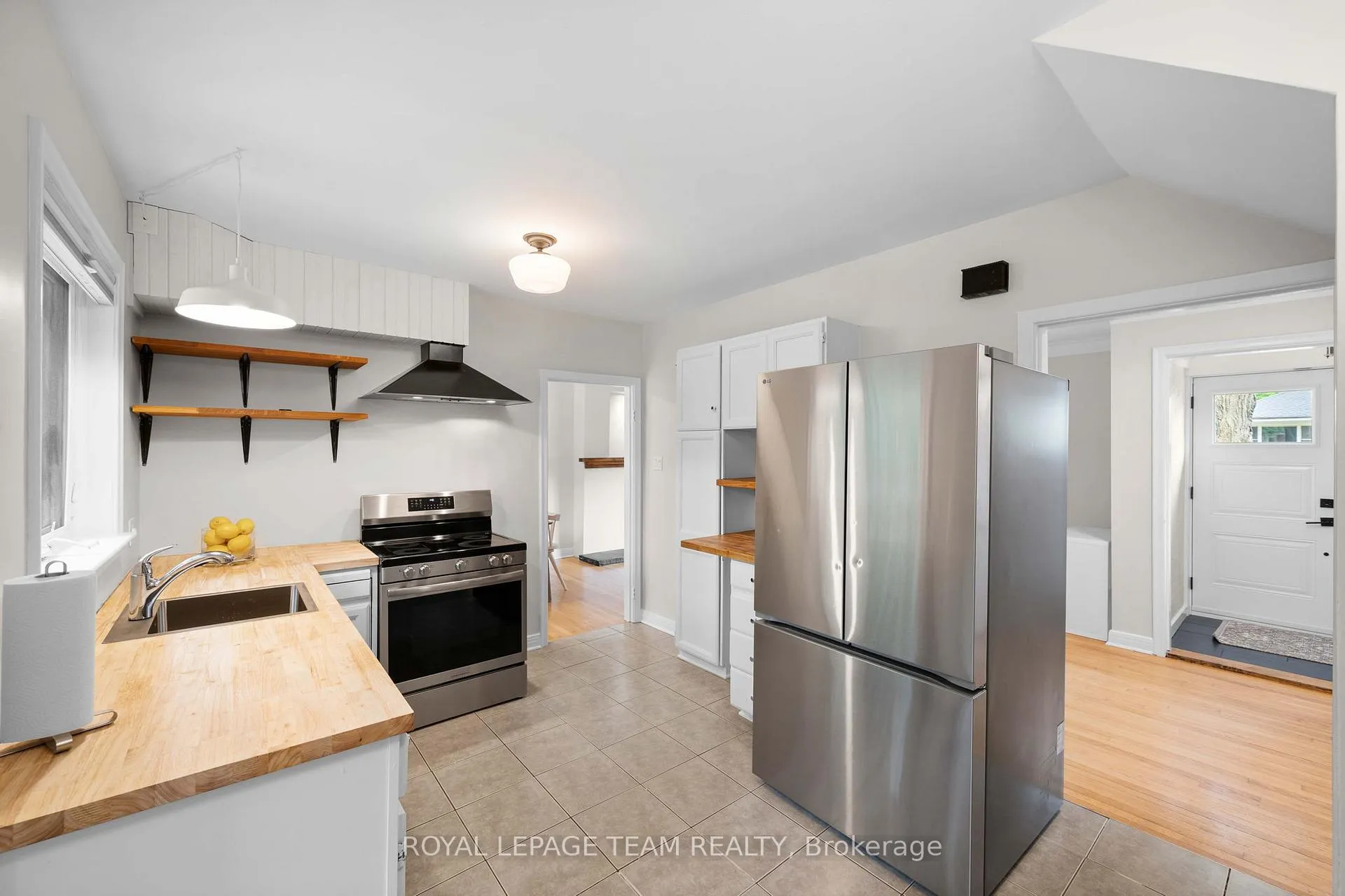 Photo 11 of 631 Courtenay Avenue, Ottawa, McKellar/Highland — HOMEH