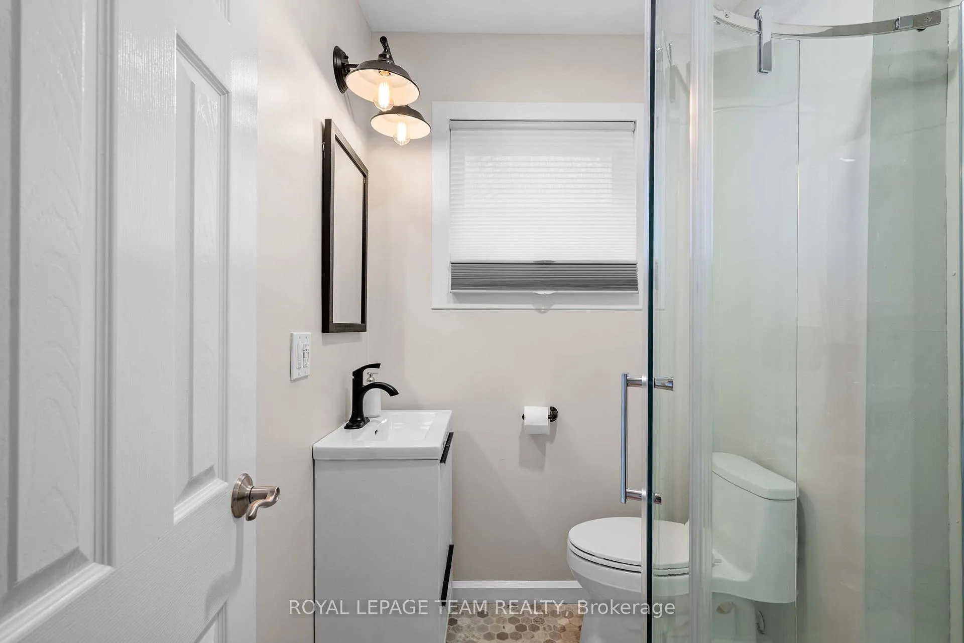 Photo 13 of 631 Courtenay Avenue, Ottawa, McKellar/Highland — HOMEH