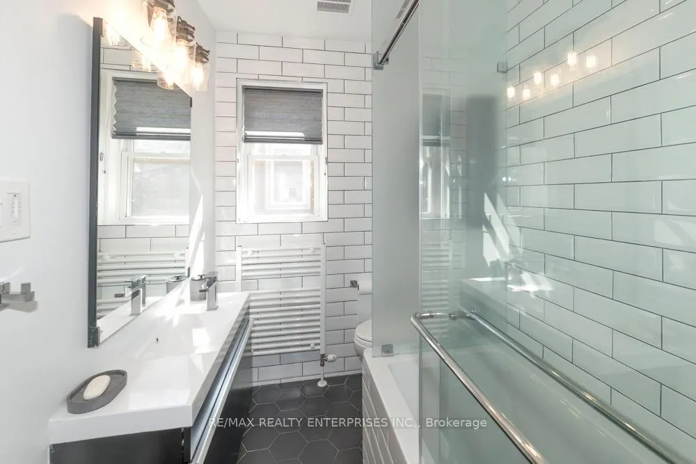 Photo 16 of Unit Upper, 837 Kingston Road, Toronto, The Beaches — HOMEH