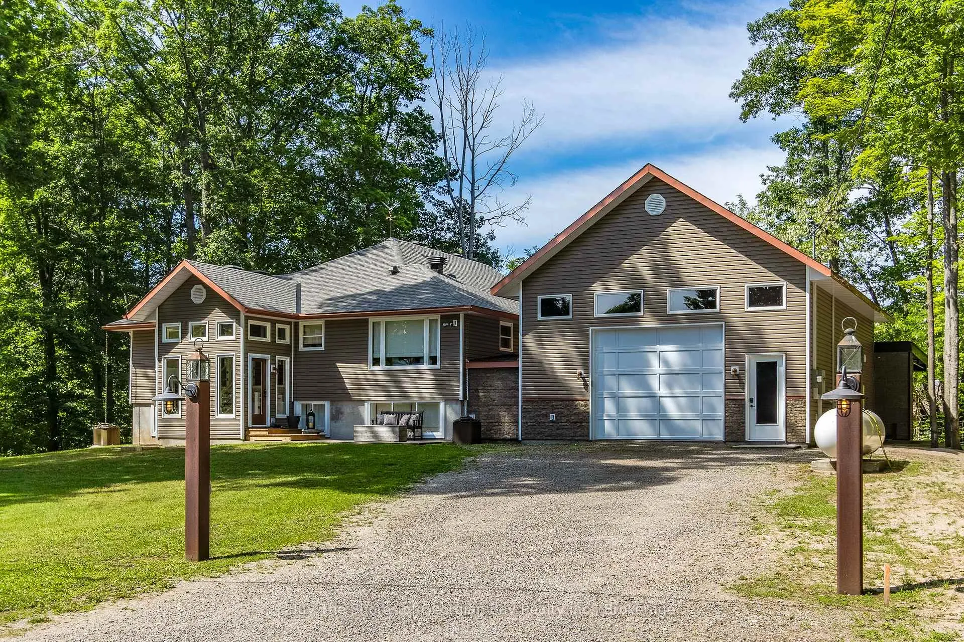 Photo 3 of 40 Polish Avenue, Penetanguishene — HOMEH