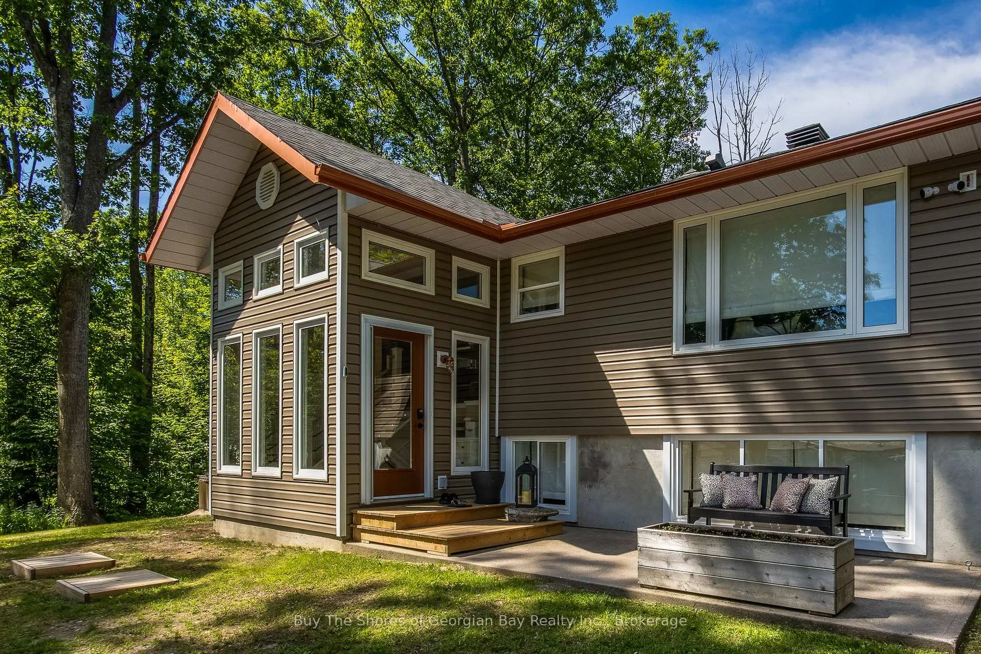 Photo 4 of 40 Polish Avenue, Penetanguishene — HOMEH
