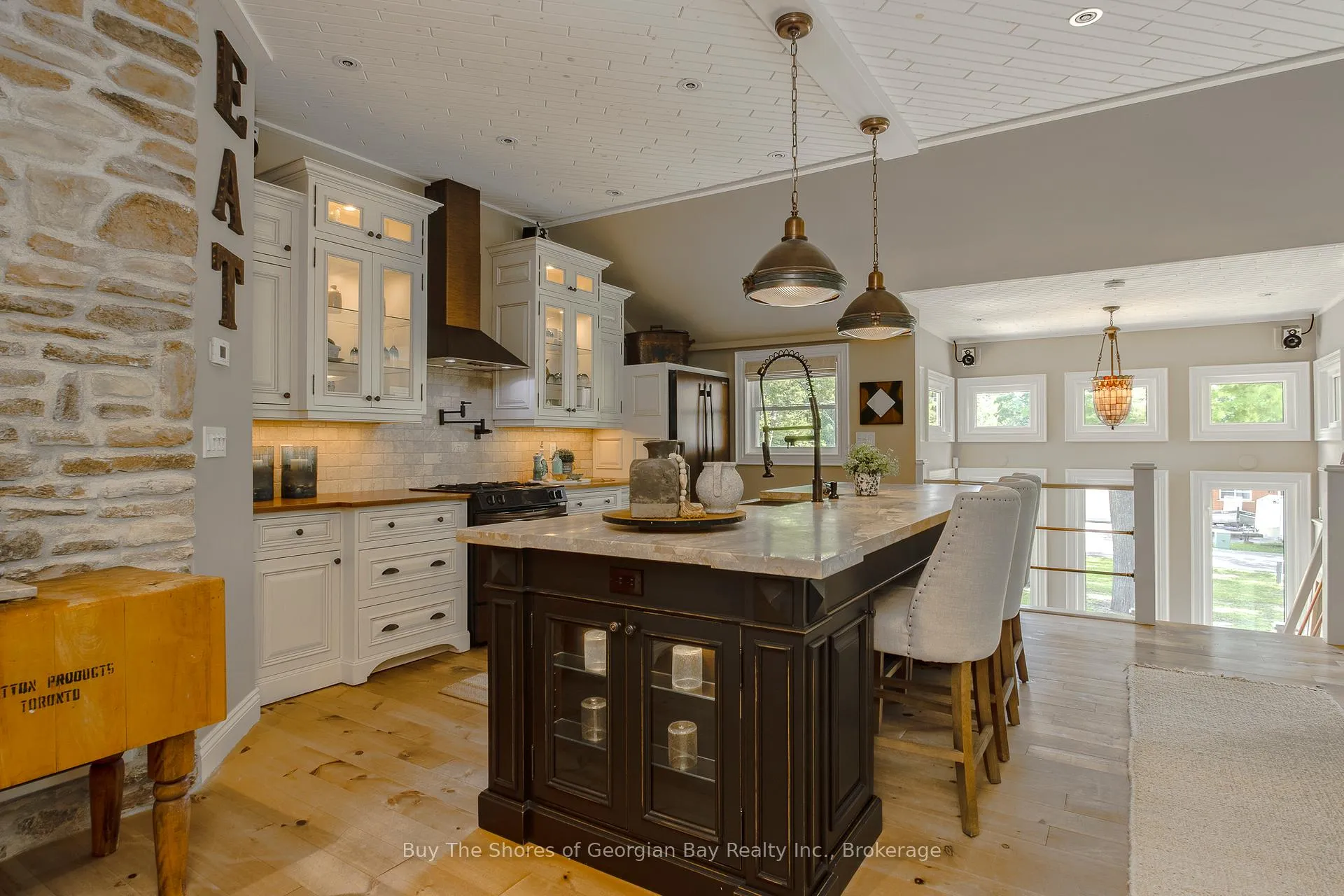 Photo 9 of 40 Polish Avenue, Penetanguishene — HOMEH