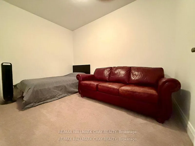 Photo 4 of Unit 505, 302 Essa Road, Barrie, 400 West — HOMEH