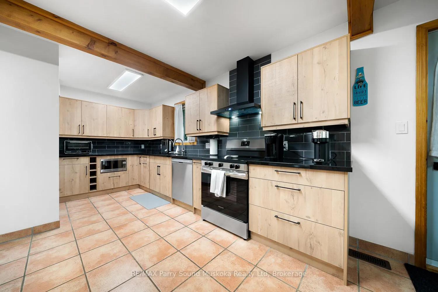 Photo 12 of 113 Bayview Drive, Carling — HOMEH