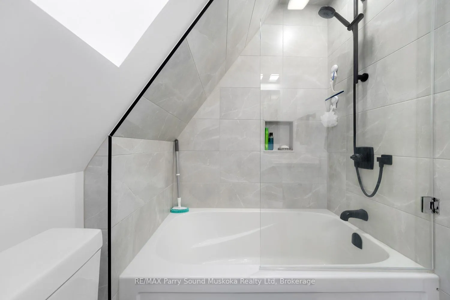 Photo 19 of 113 Bayview Drive, Carling — HOMEH