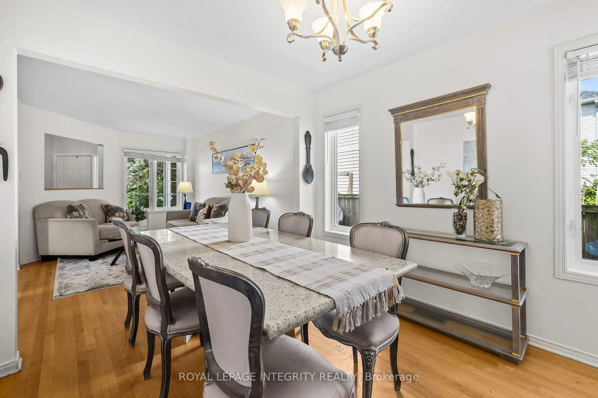 Photo 8 of 25 Crystal Park Crescent, Ottawa, Central Park — HOMEH
