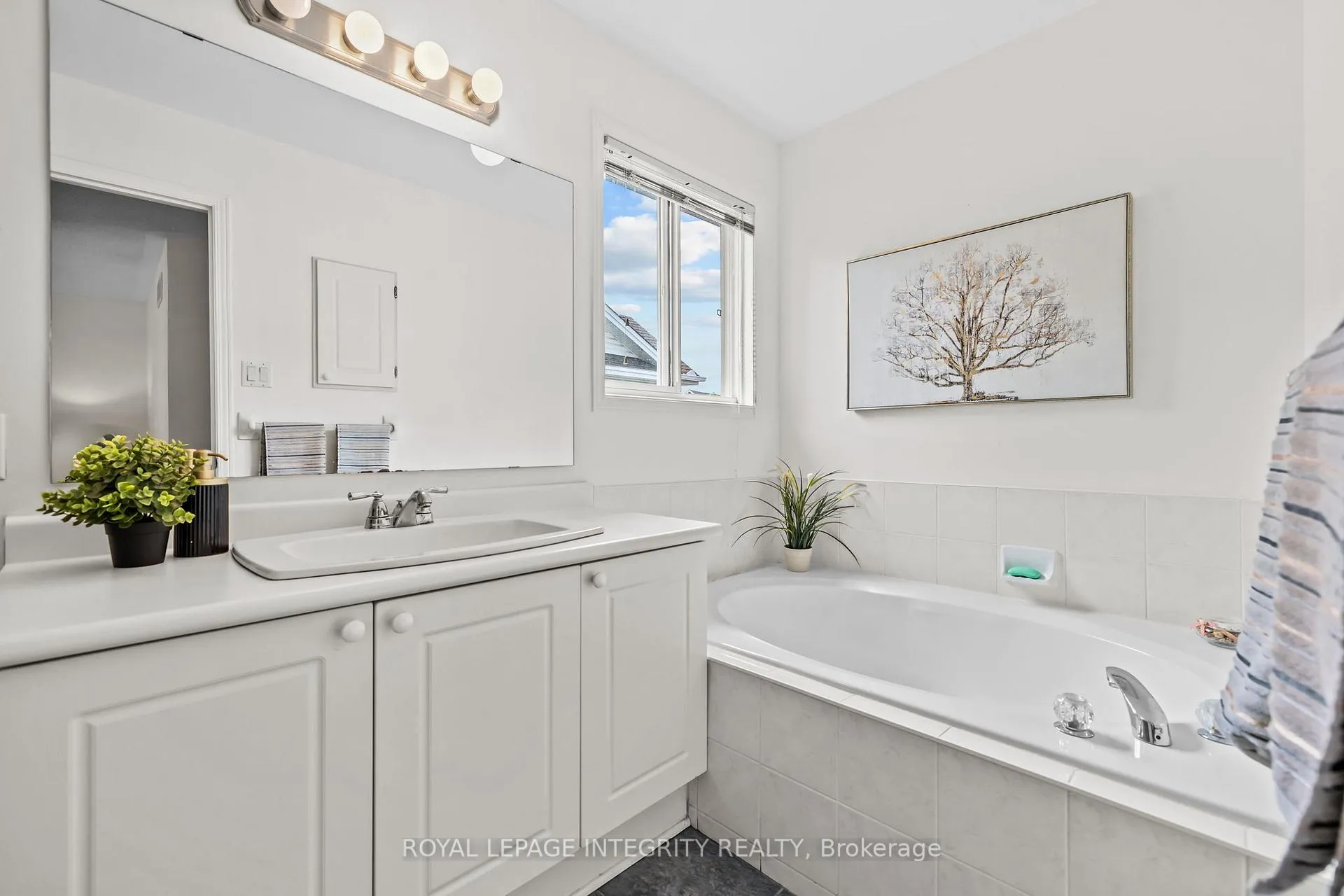 Photo 22 of 25 Crystal Park Crescent, Ottawa, Central Park — HOMEH