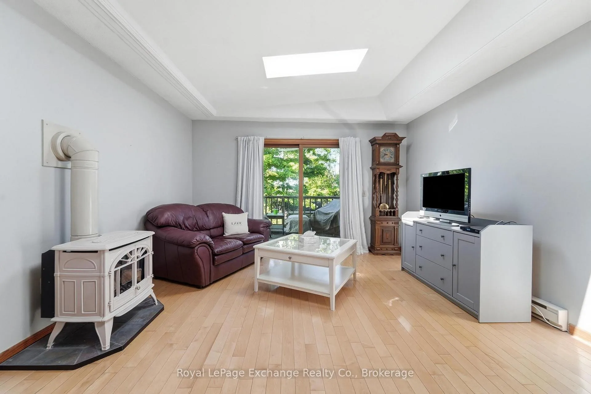 Photo 5 of 136 Kingsway Street, Kincardine — HOMEH