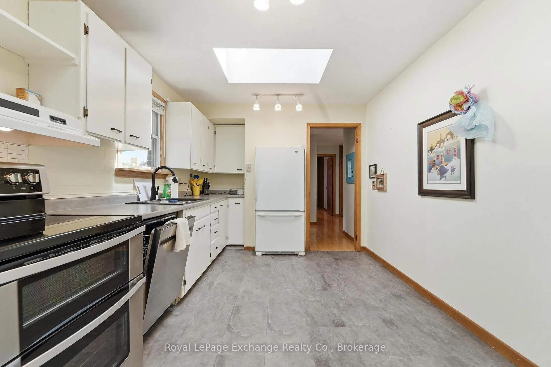 Photo 9 of 136 Kingsway Street, Kincardine — HOMEH