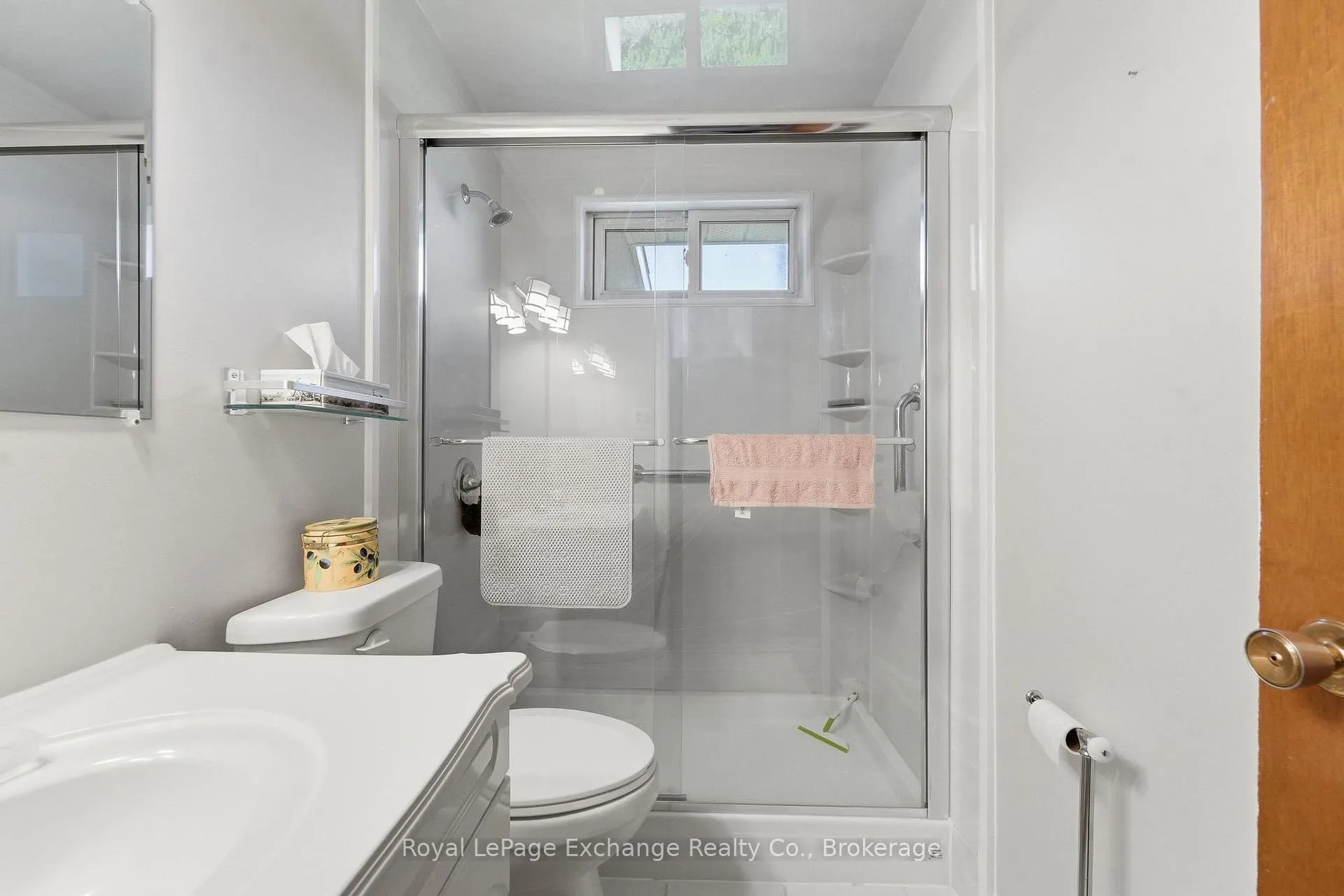 Photo 11 of 136 Kingsway Street, Kincardine — HOMEH