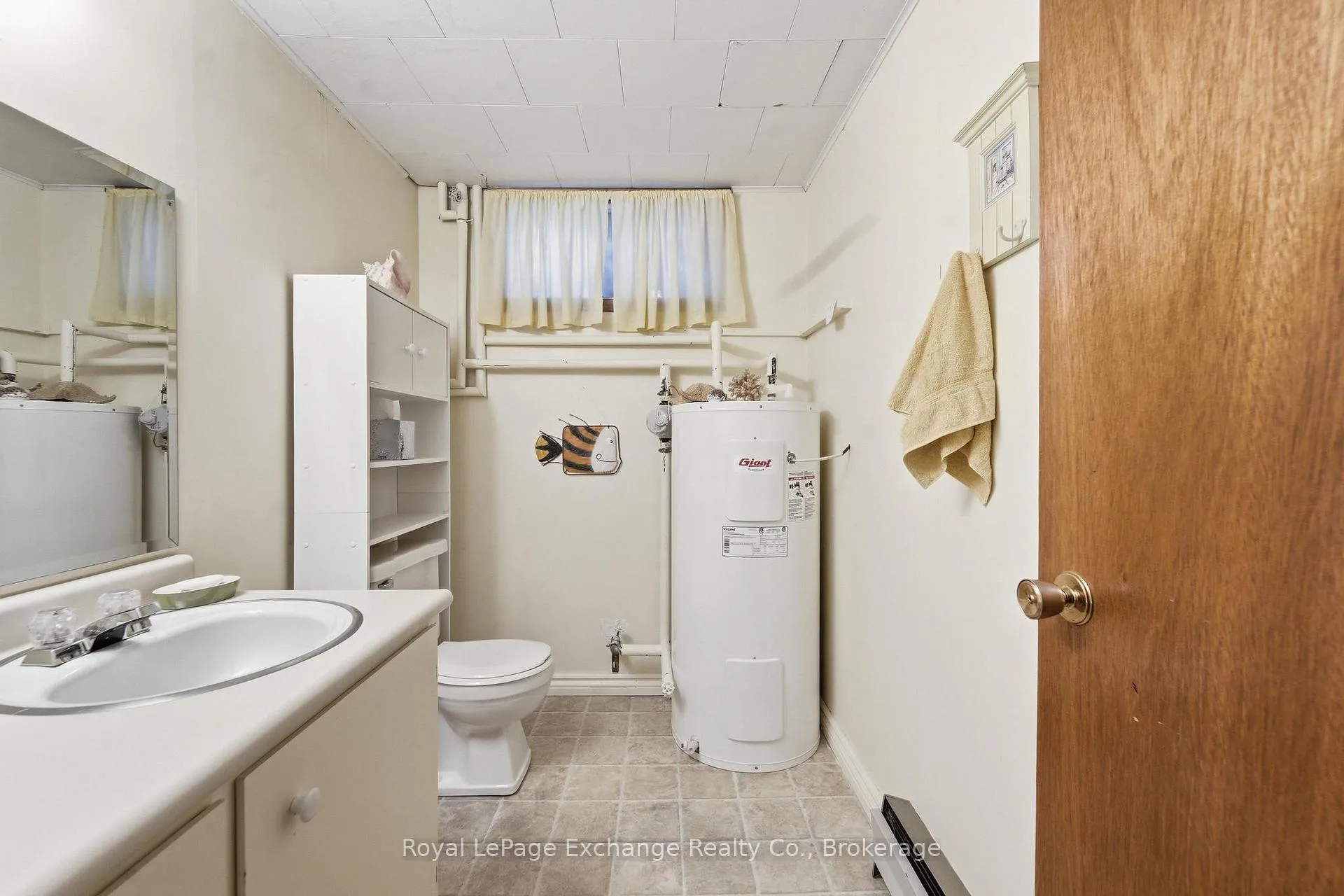 Photo 23 of 136 Kingsway Street, Kincardine — HOMEH