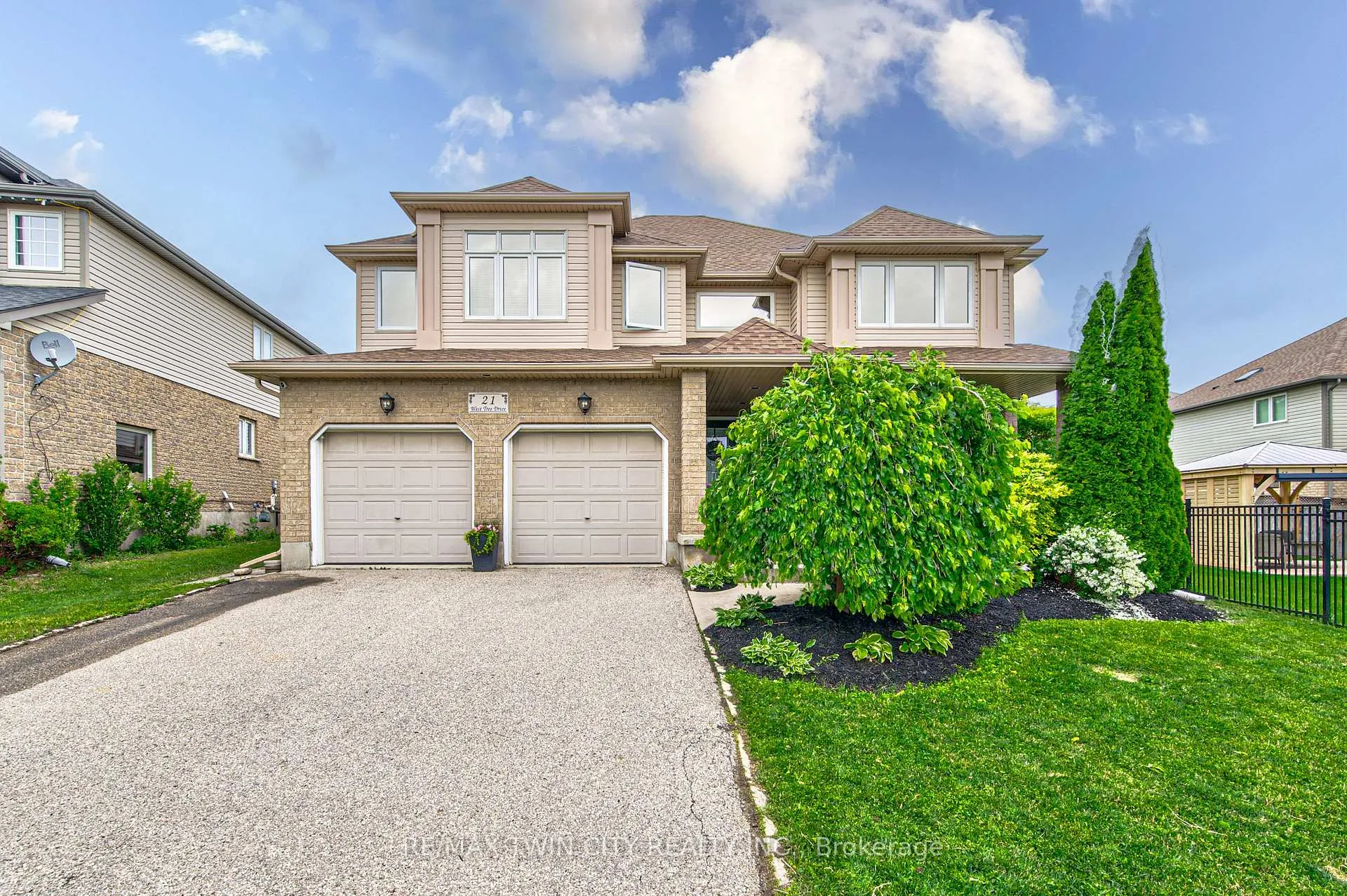 Photo 1 of 21 West Tree Drive, Woolwich, Breslau — HOMEH