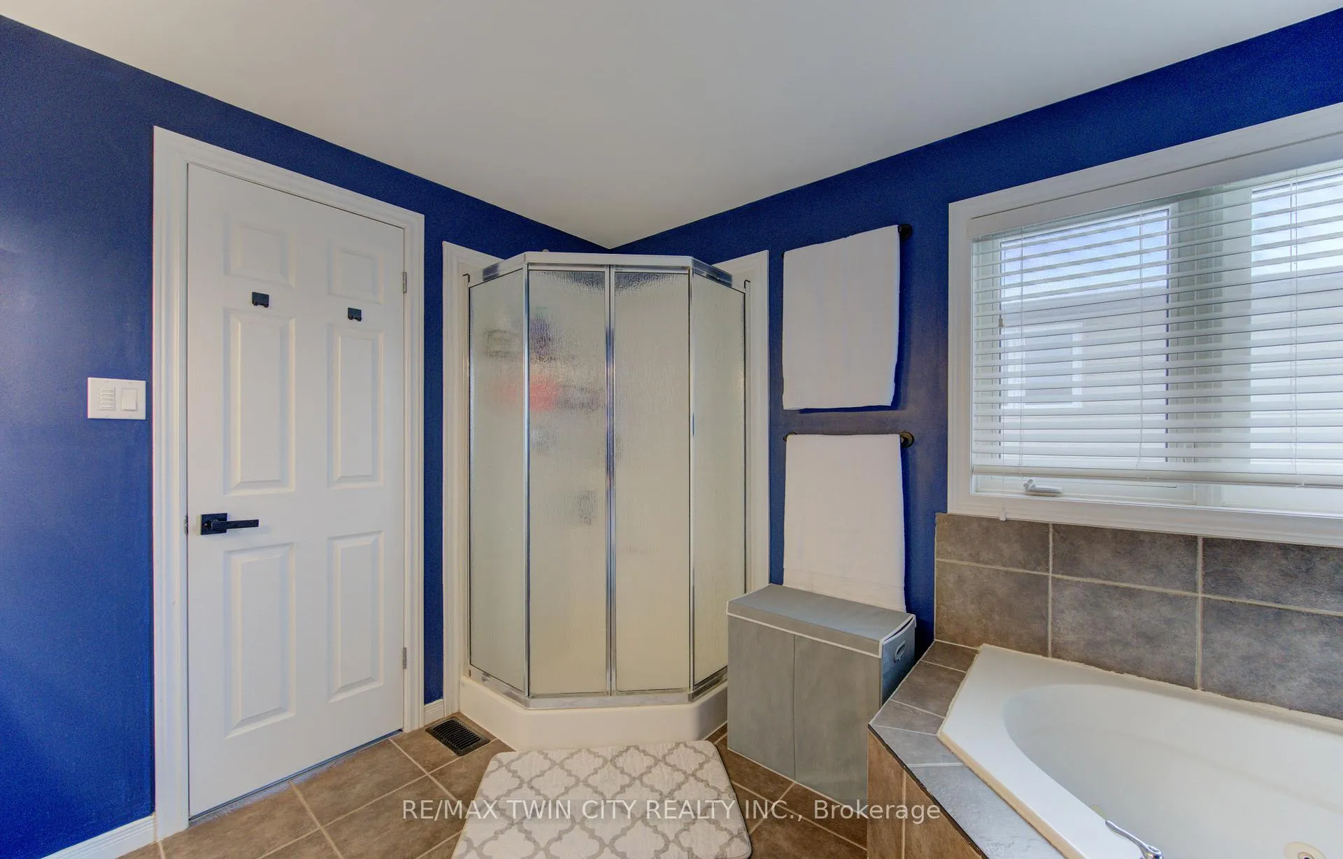 Photo 20 of 21 West Tree Drive, Woolwich, Breslau — HOMEH