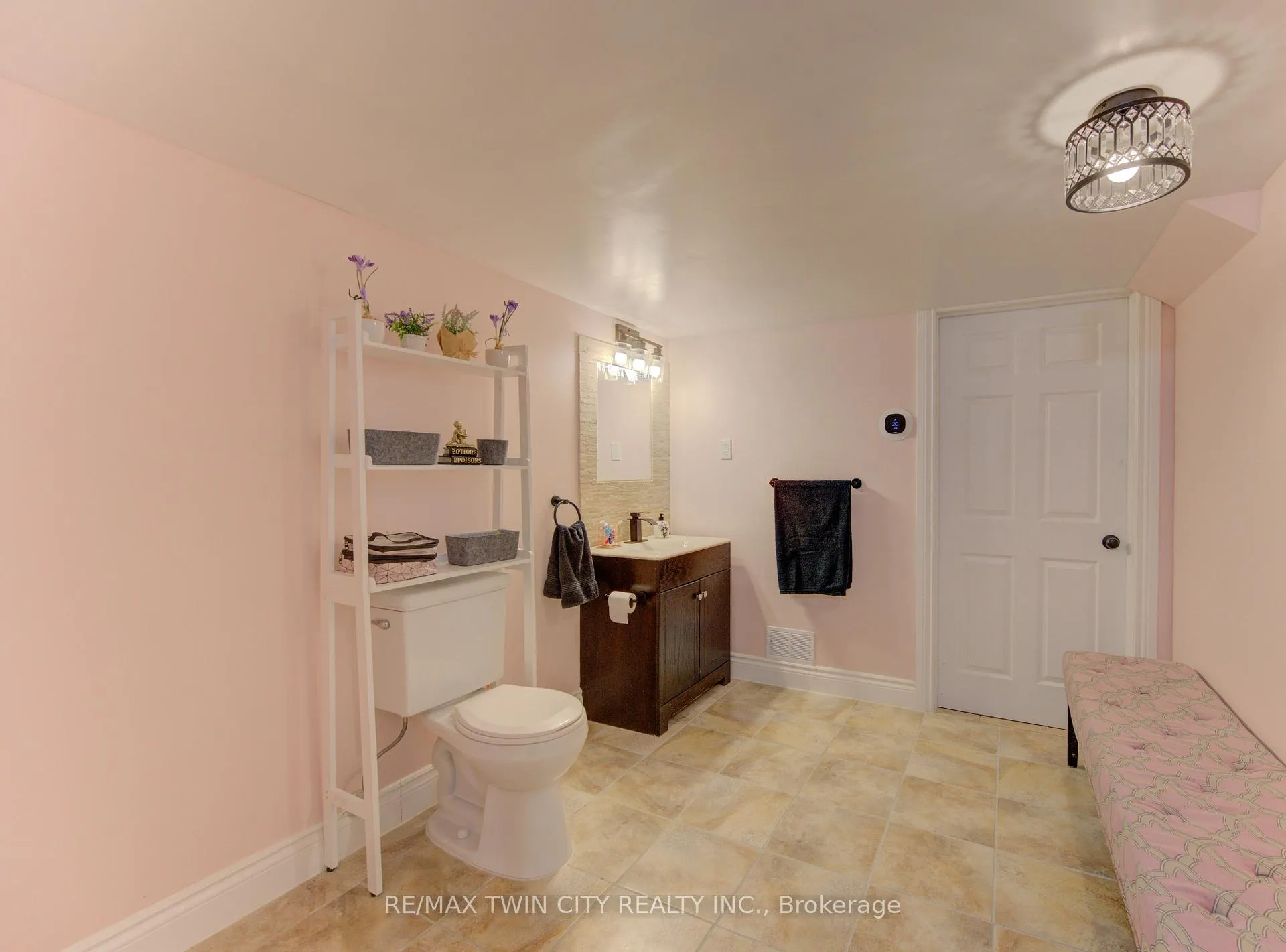 Photo 32 of 21 West Tree Drive, Woolwich, Breslau — HOMEH