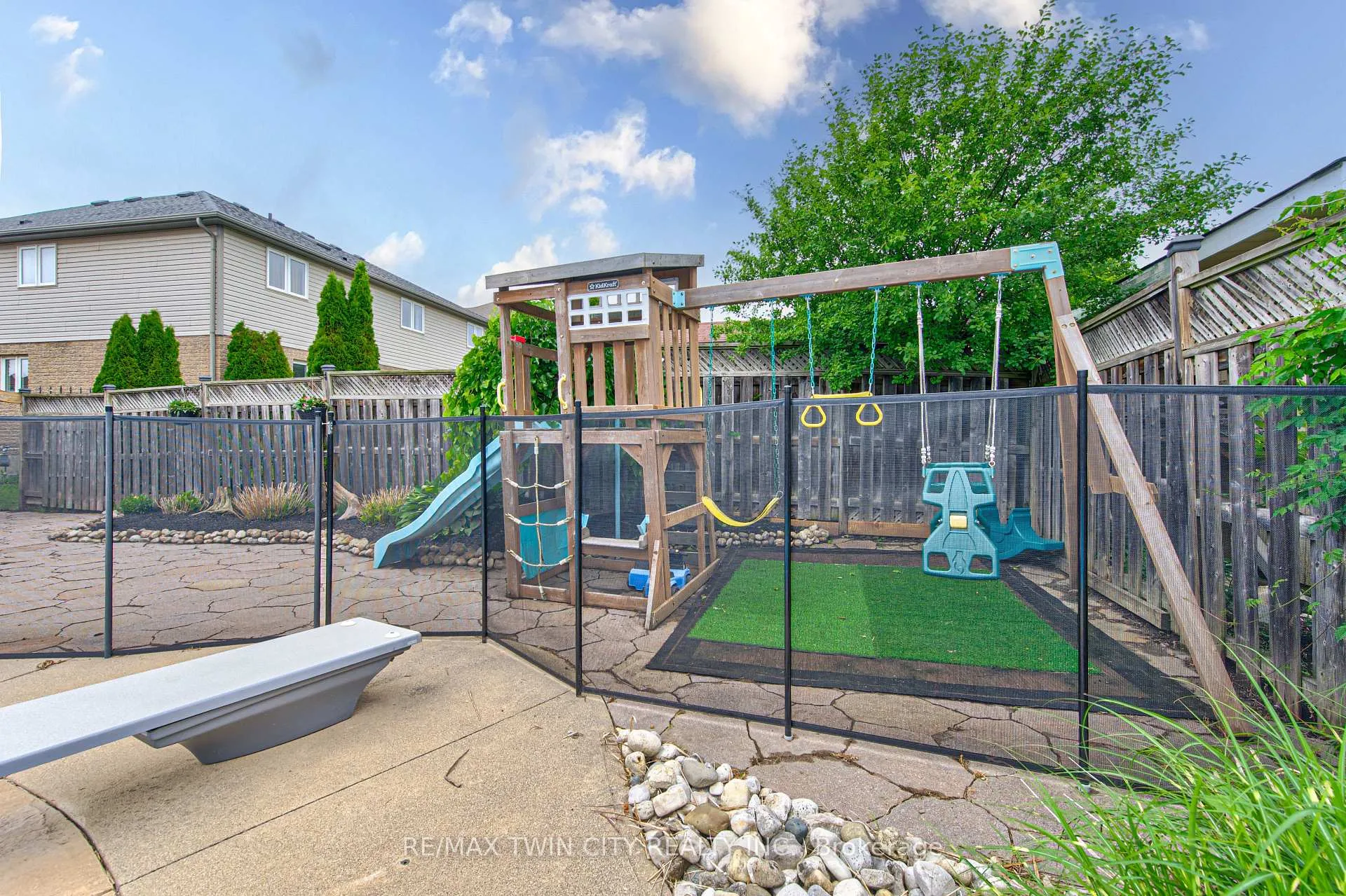 Photo 41 of 21 West Tree Drive, Woolwich, Breslau — HOMEH