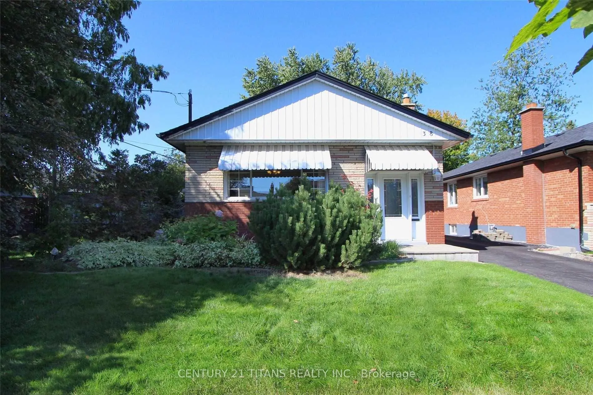 Front of 38 Rochman Boulevard