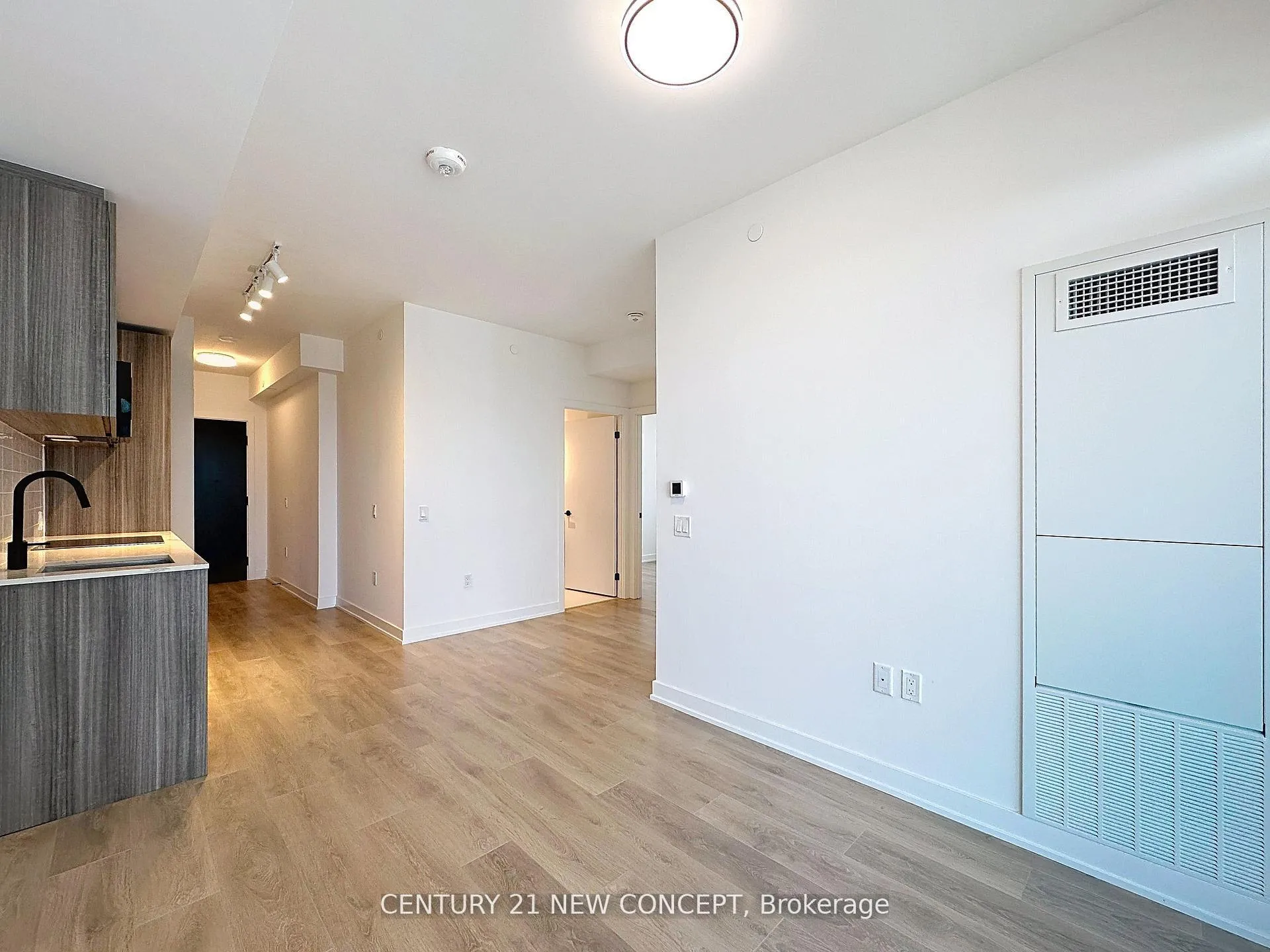 Photo 10 of Unit 3204, 117 Broadway Avenue, Toronto, Mount Pleasant West — HOMEH