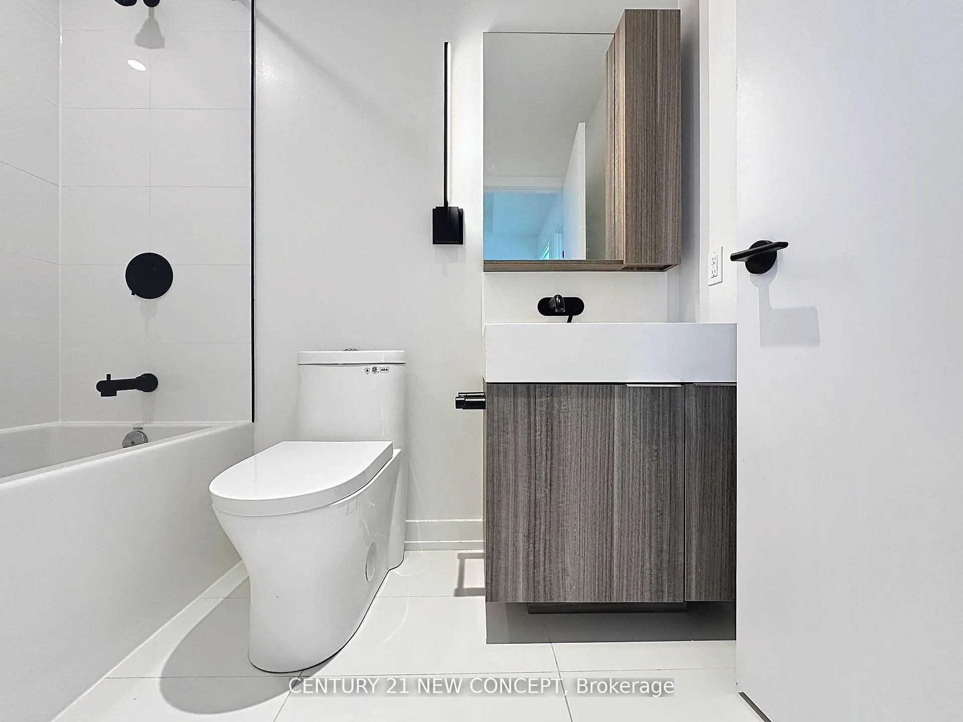 Photo 16 of Unit 3204, 117 Broadway Avenue, Toronto, Mount Pleasant West — HOMEH