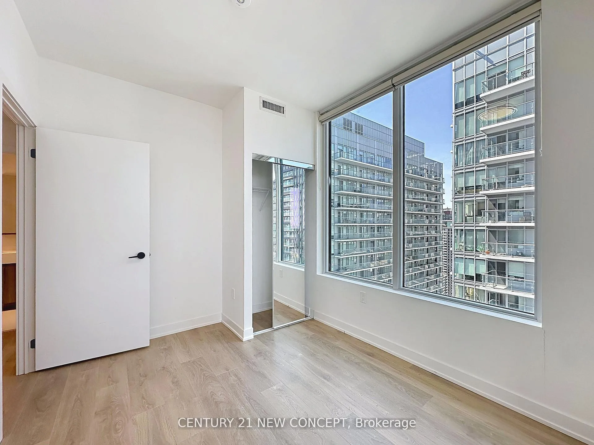 Photo 19 of Unit 3204, 117 Broadway Avenue, Toronto, Mount Pleasant West — HOMEH