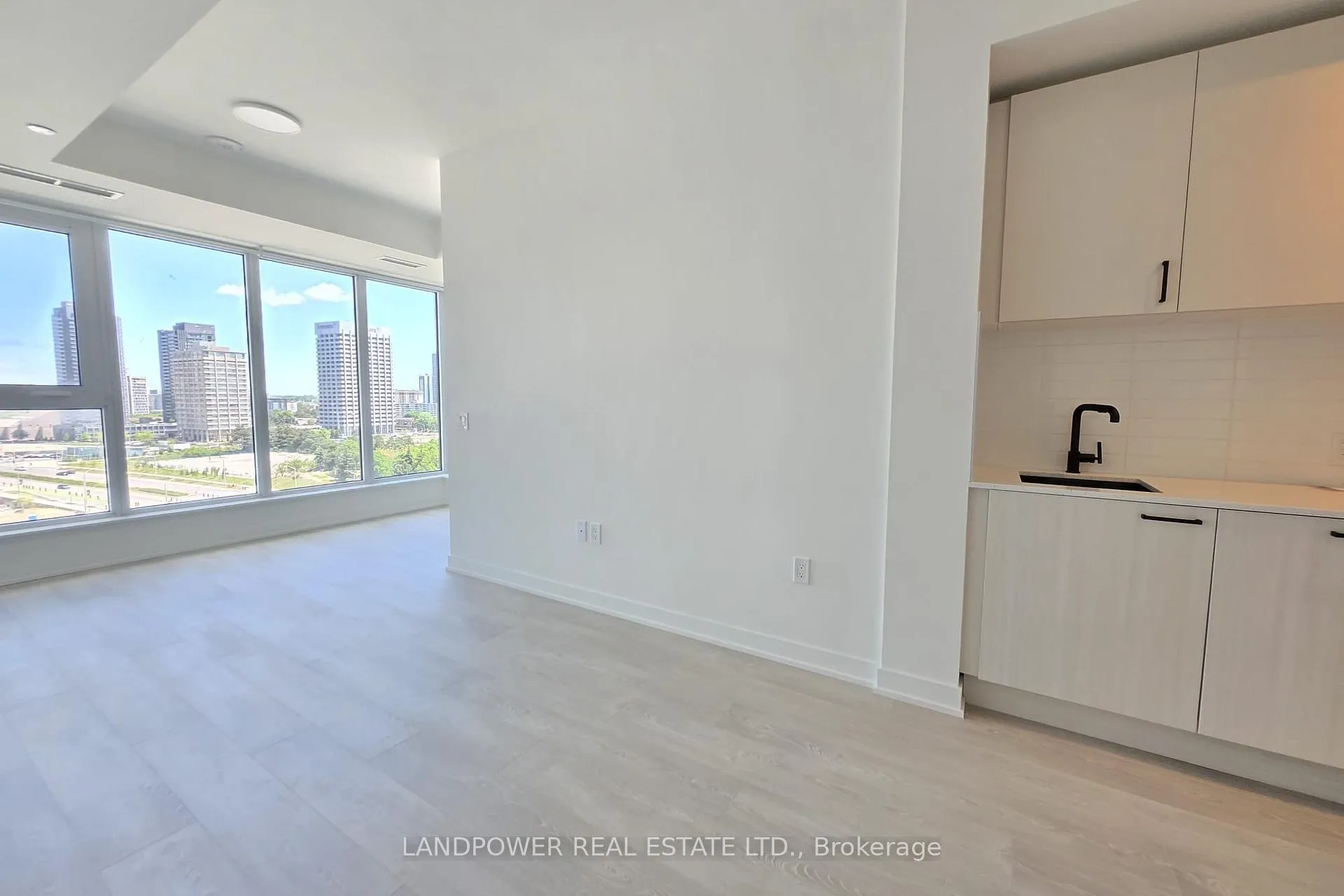 Photo 3 of Unit 2708, 5 Quarrington Lane, North York, Banbury-Don Mills — HOMEH