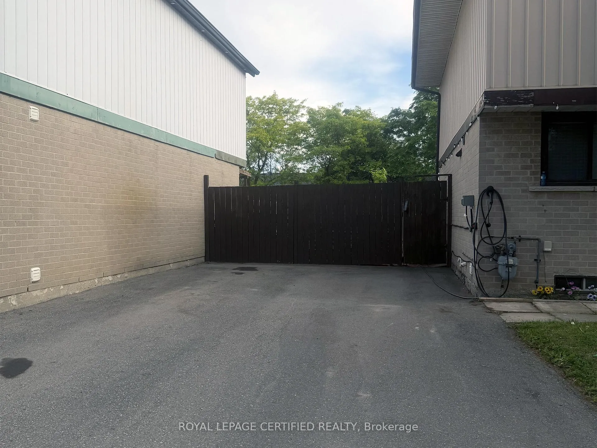 Photo 2 of 13 Greenhills Square, Brampton, Northgate — HOMEH