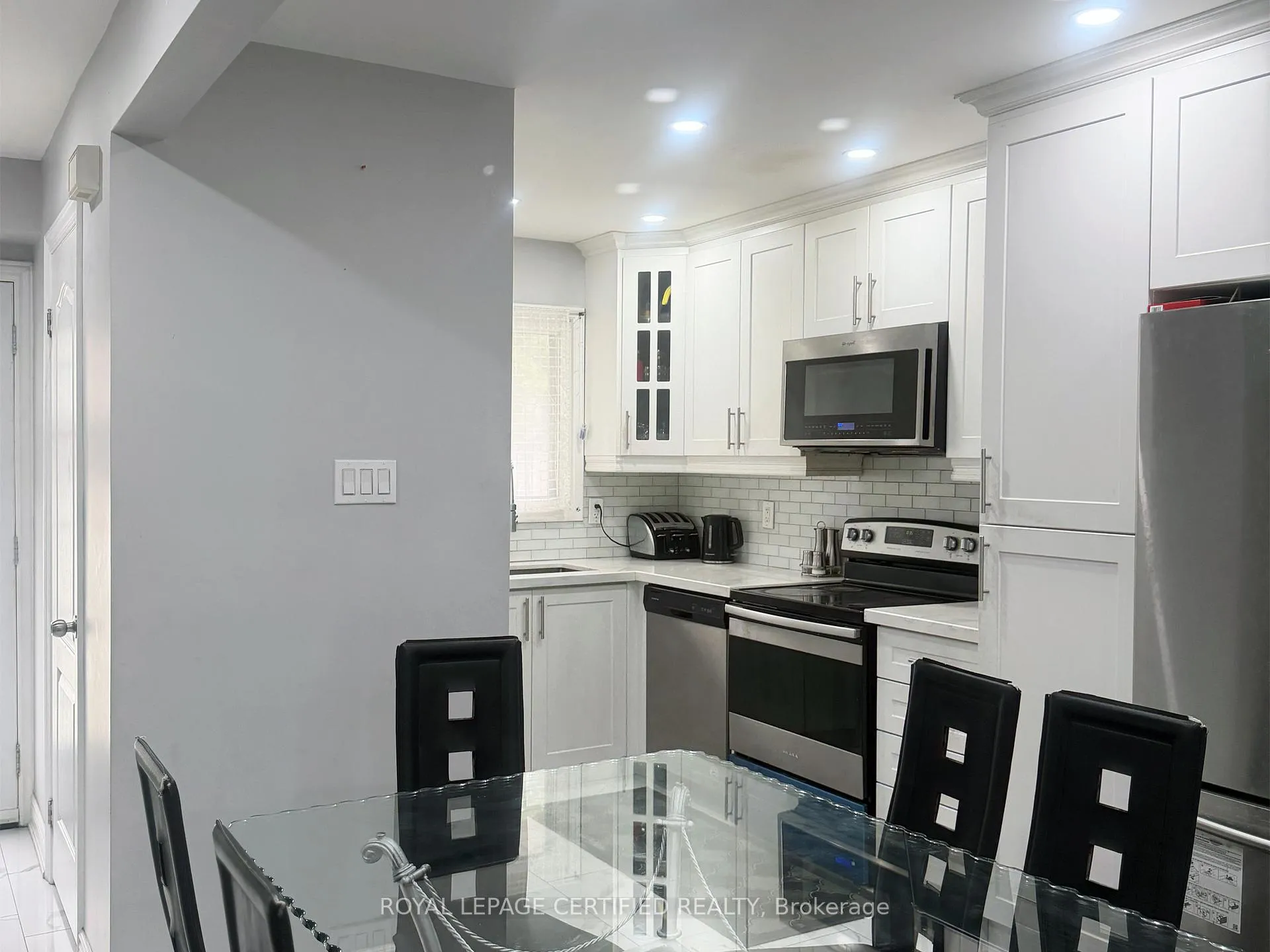 Photo 8 of 13 Greenhills Square, Brampton, Northgate — HOMEH