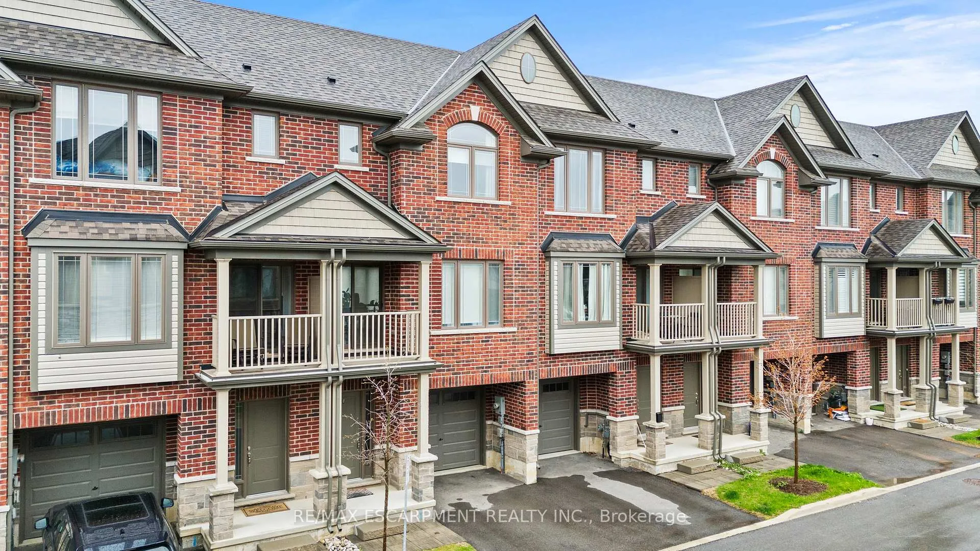 Photo 2 of Unit 4, 19 Picardy Drive, Hamilton, Stoney Creek Mountain — HOMEH