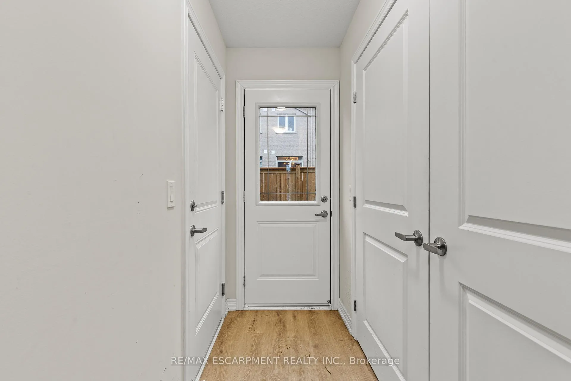 Photo 7 of Unit 4, 19 Picardy Drive, Hamilton, Stoney Creek Mountain — HOMEH