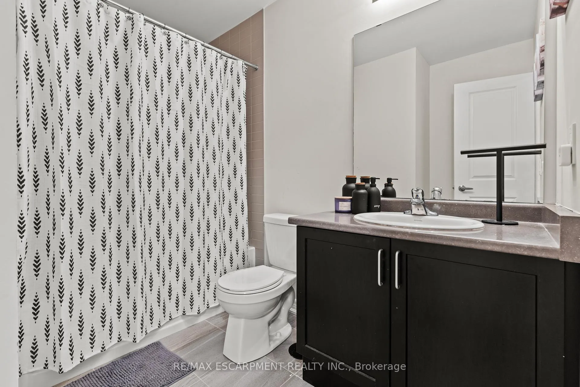 Photo 23 of Unit 4, 19 Picardy Drive, Hamilton, Stoney Creek Mountain — HOMEH