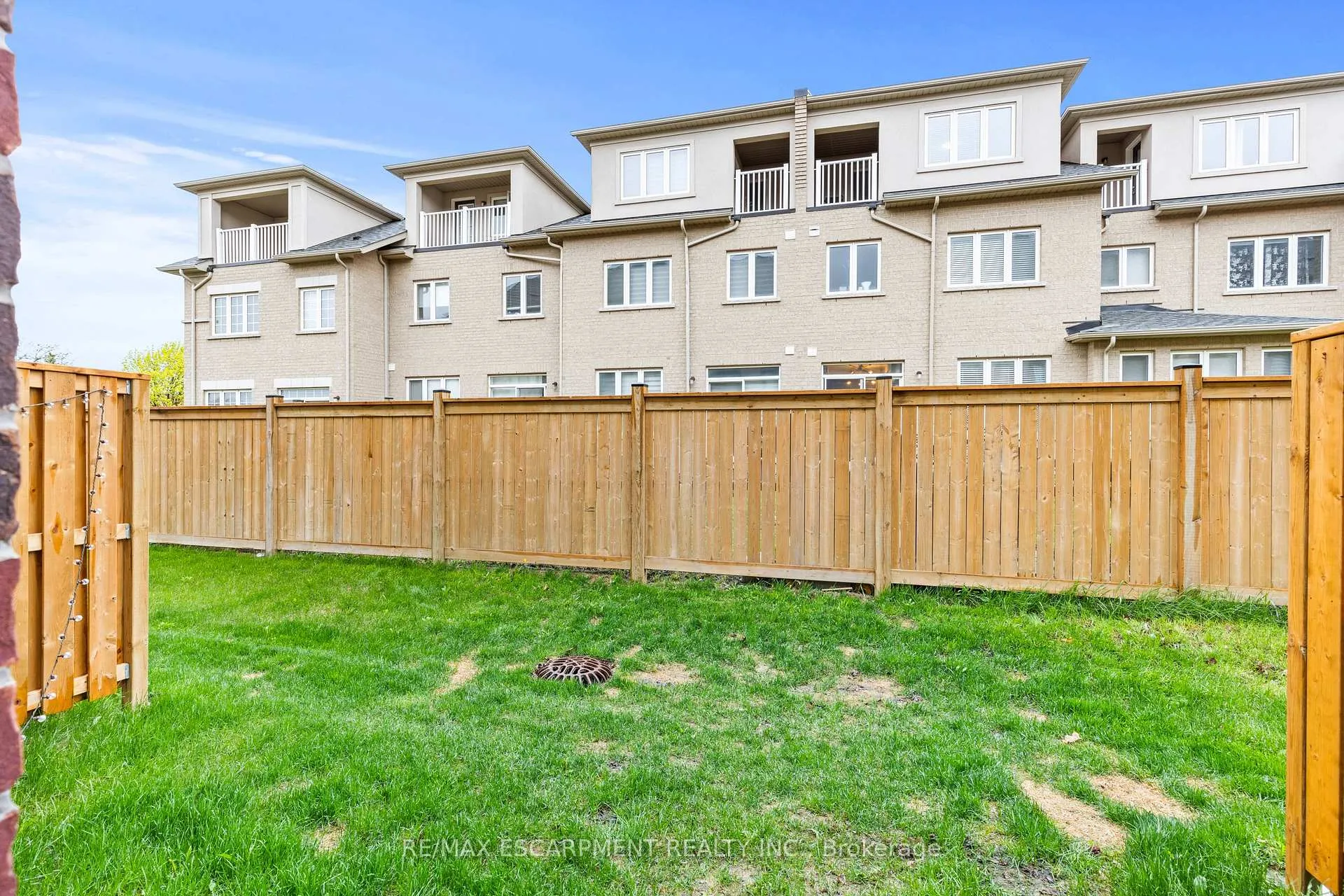 Photo 28 of Unit 4, 19 Picardy Drive, Hamilton, Stoney Creek Mountain — HOMEH